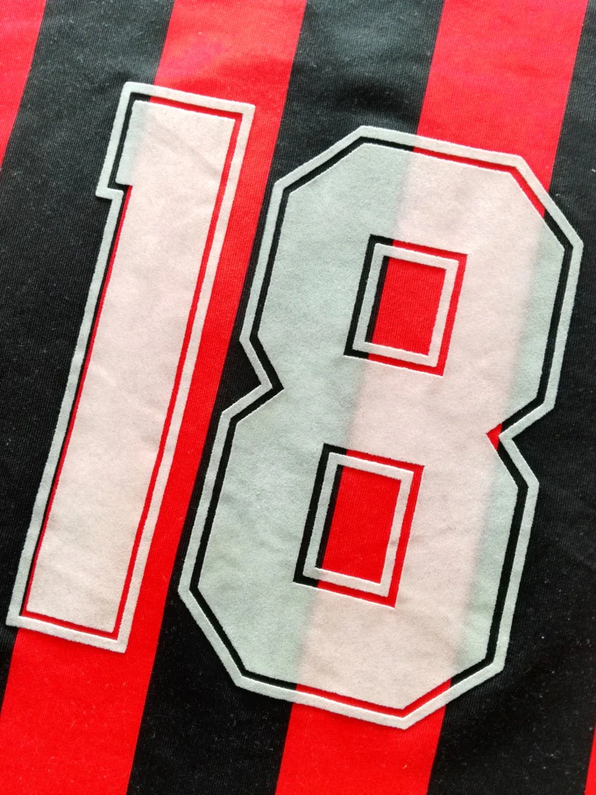 1987/88 AC Milan Home Football Shirt #18 (S) - Image 8