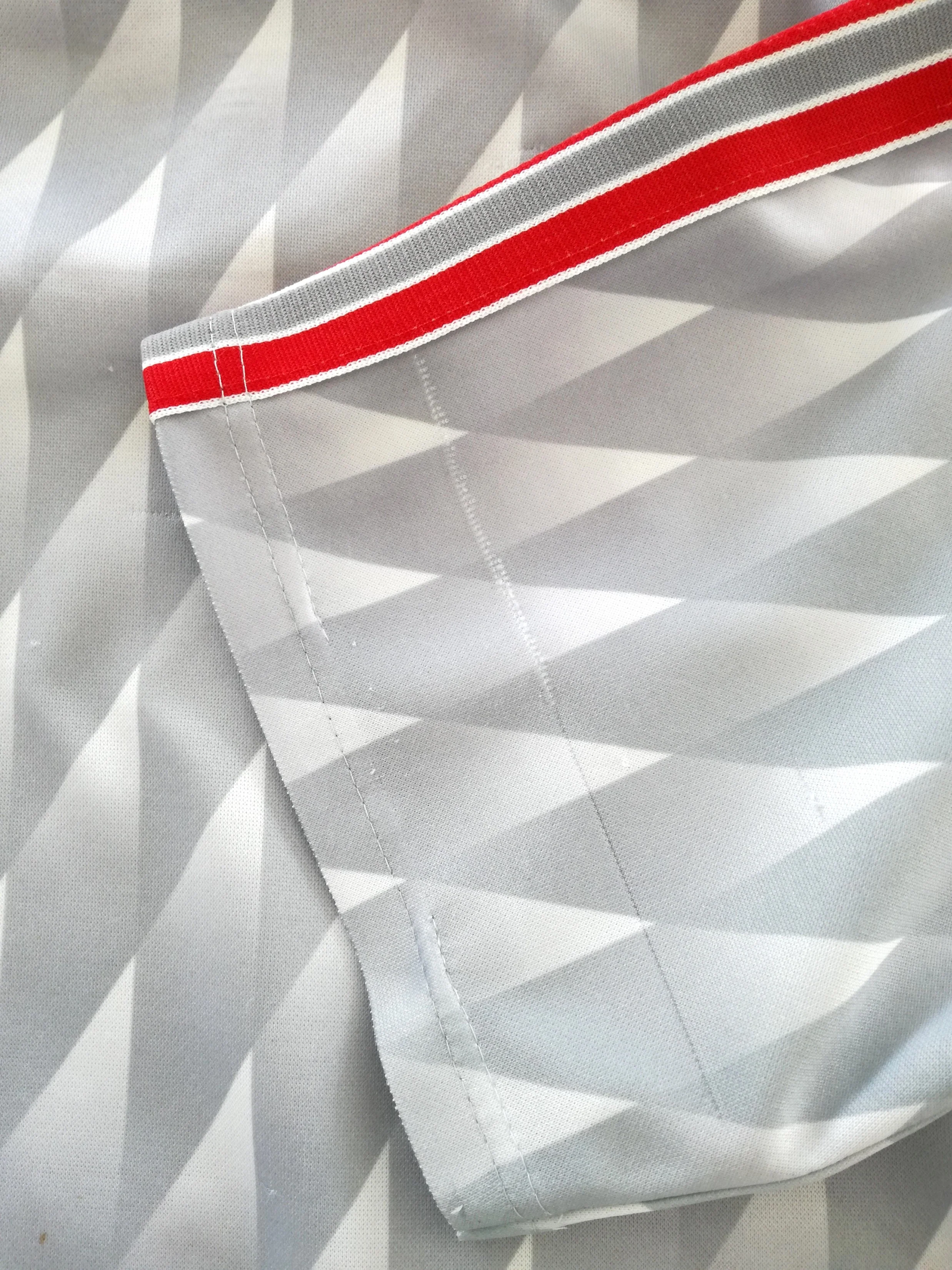 1989/90 Liverpool Away Football Shirt (Kids) - Image 6