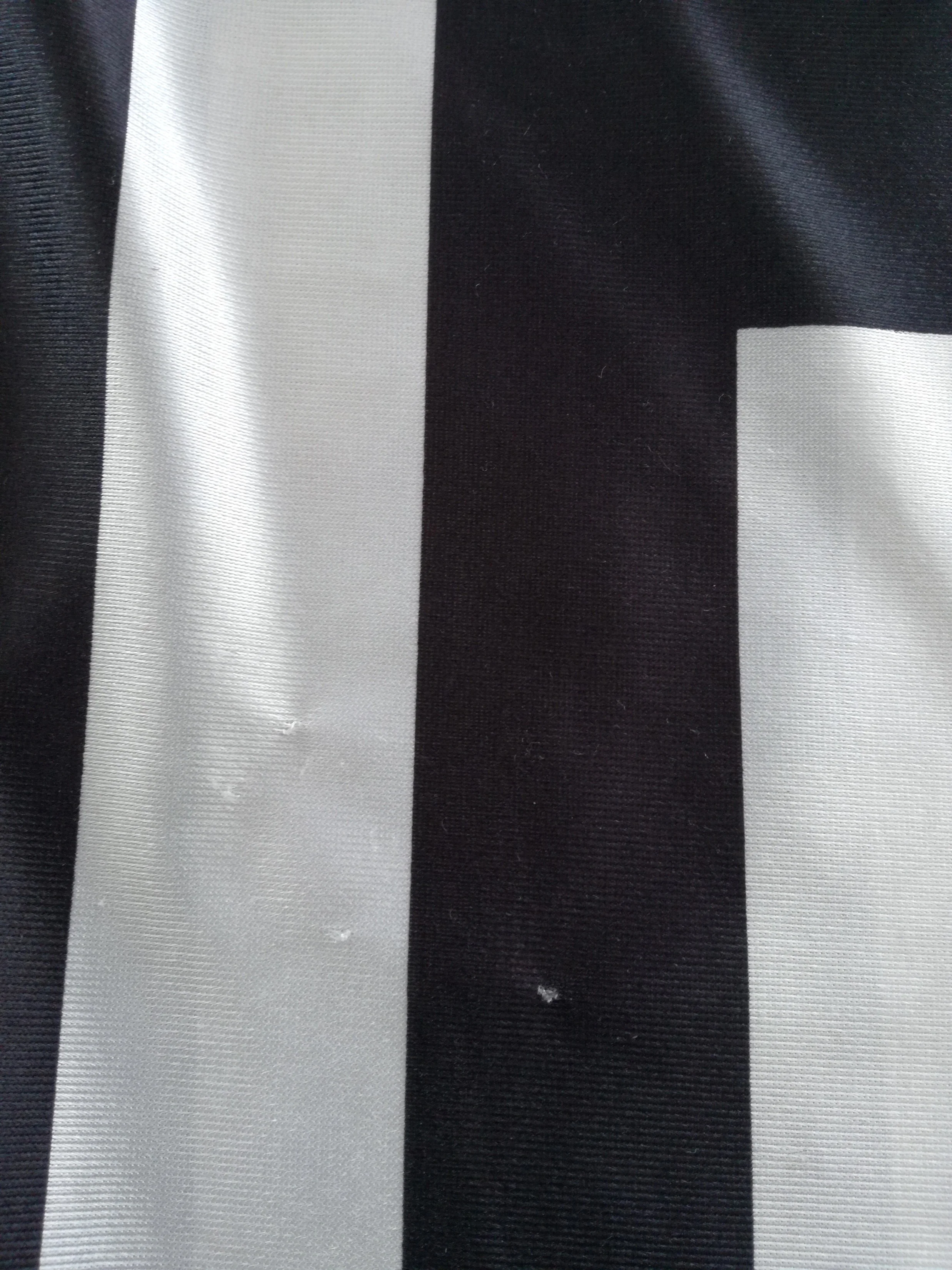 1990/91 Juventus Home Basic Football Shirt. (M) - Image 7