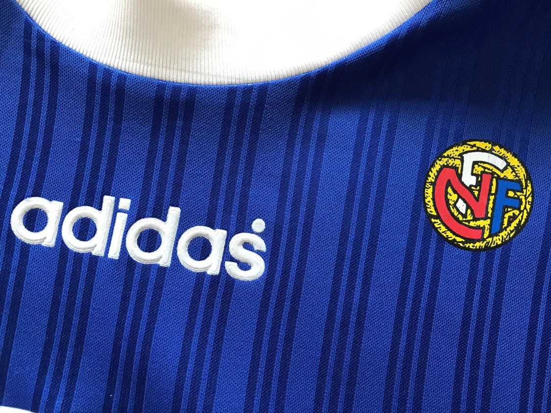 1991/92 Norway 3rd Football Shirt. #9 (L) - Image 5