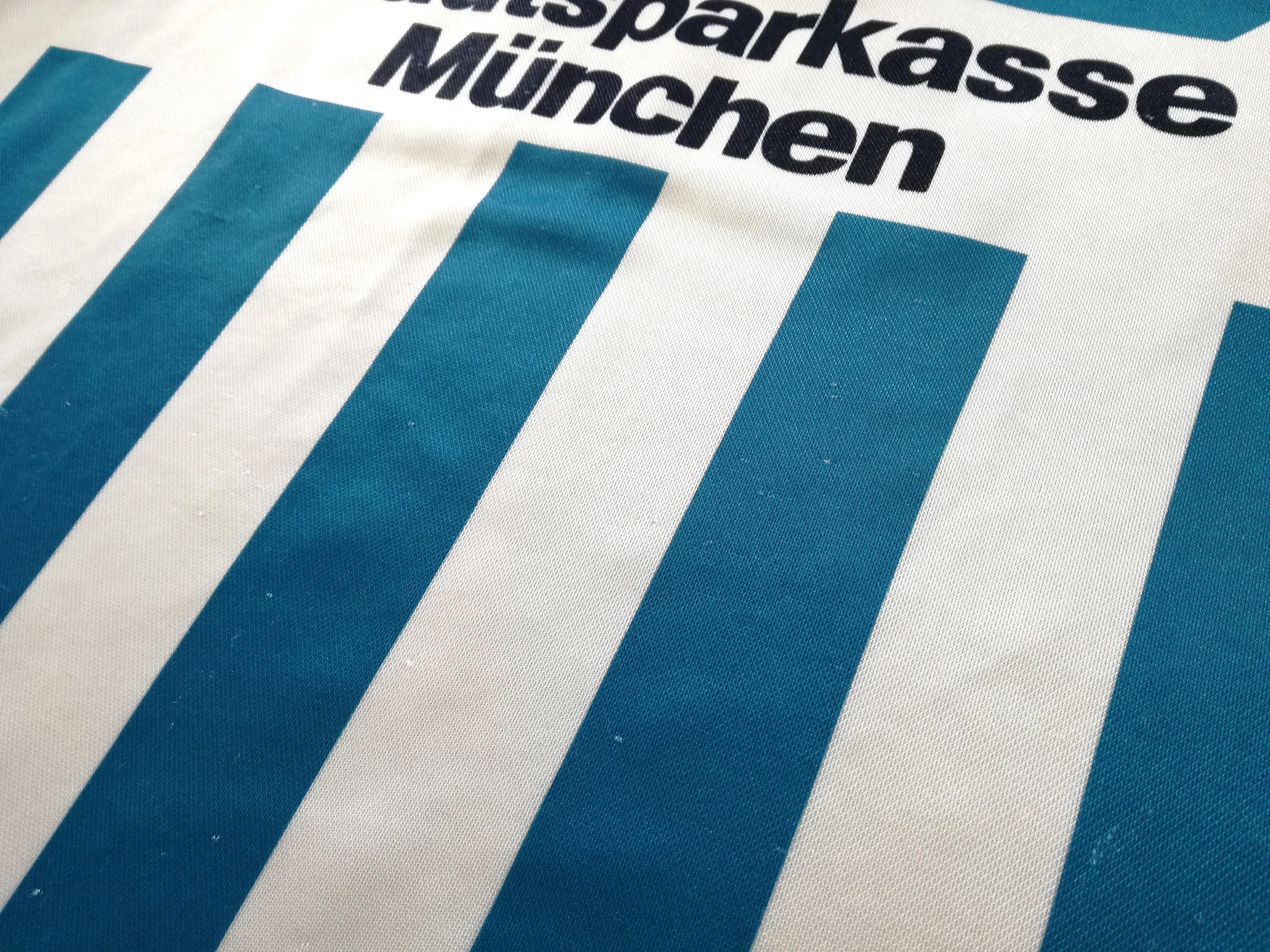 1995/96 1860 Munich Home Player Issue Football Shirt. #11 (S) - Image 4