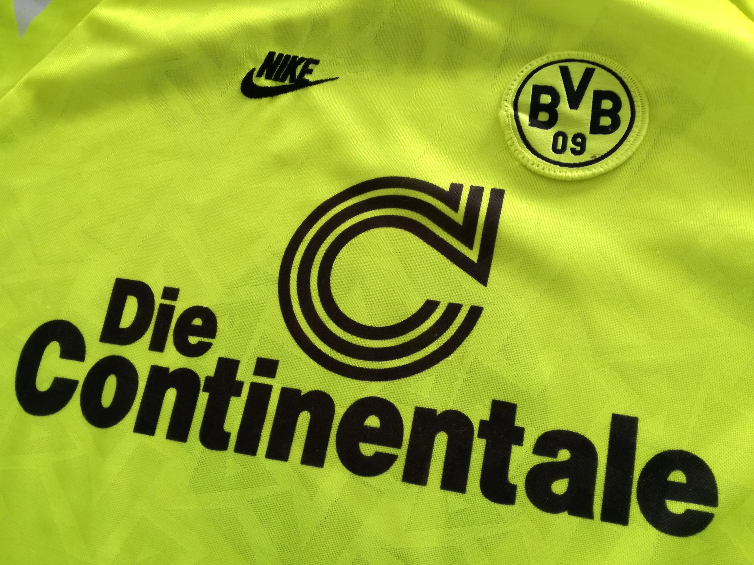 1995/96 Borussia Dortmund Home 'Deutscher Meister' Football Shirt. (Kids) - Image 4