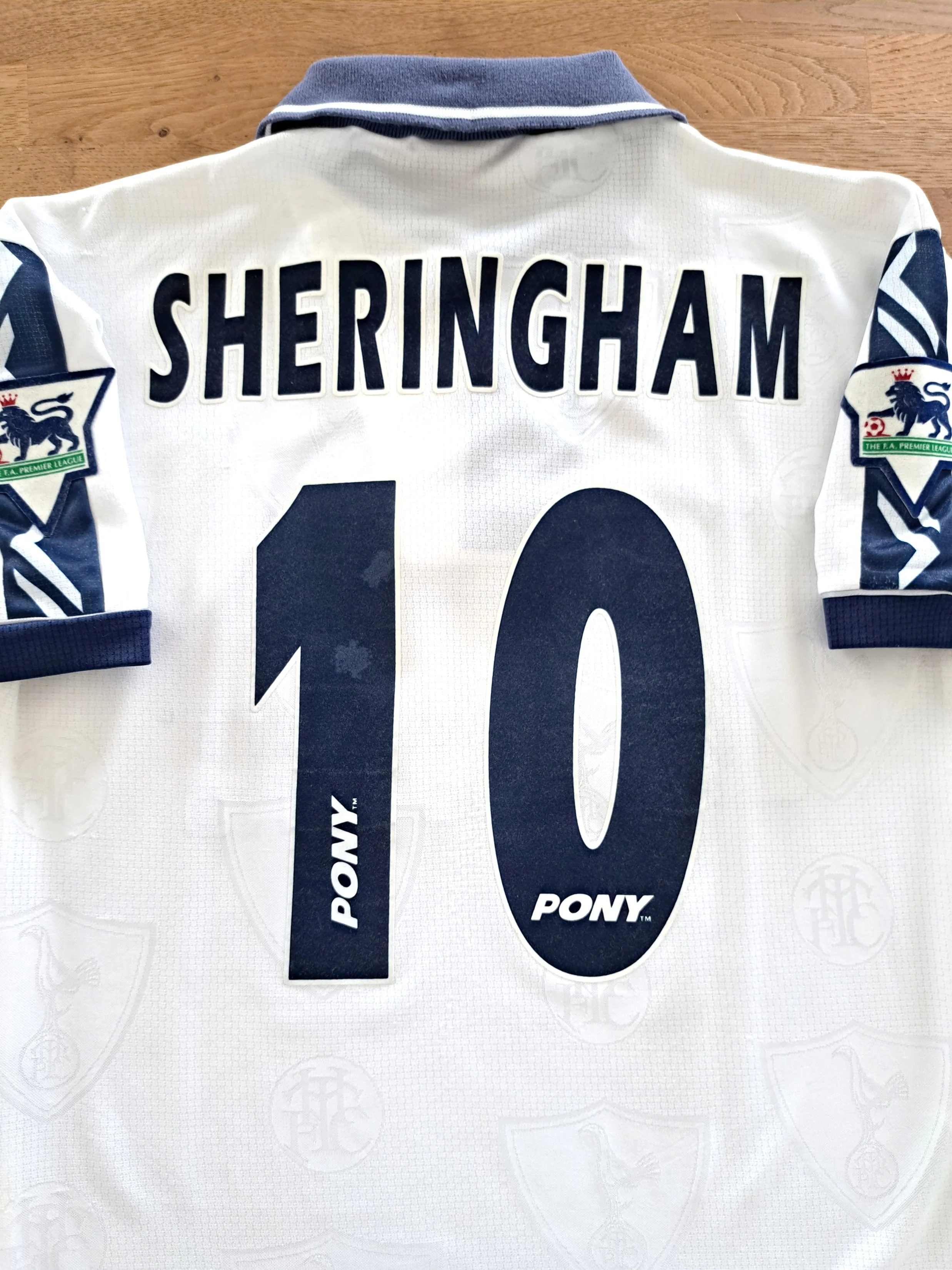 1995/96 Tottenham Home Premier League Football Shirt Sheringham #10 (S)