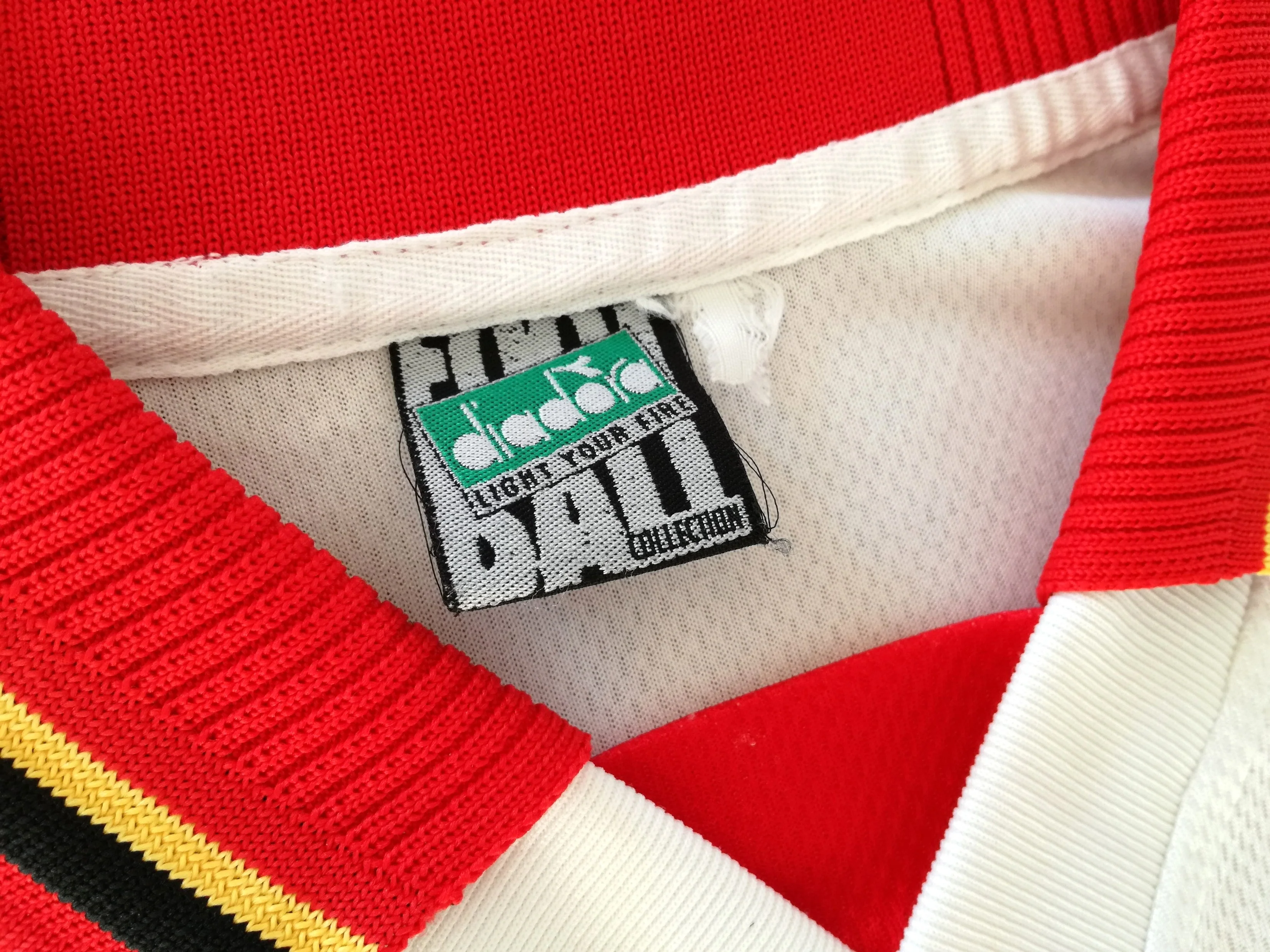 1996/97 Belgium Away Football Shirt (M) - Image 3