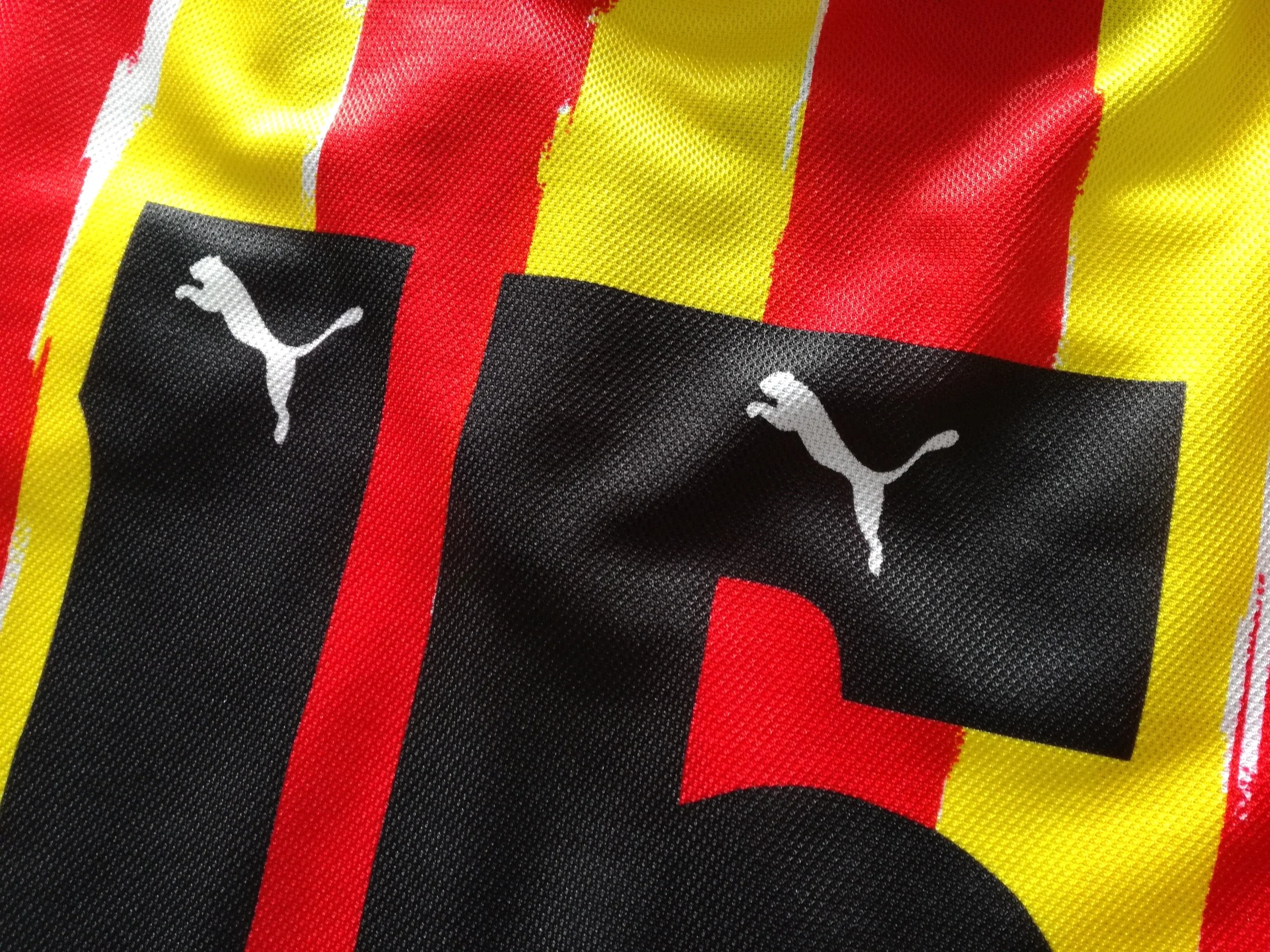 1998/99 Catalonia Home Player Issue Football Shirt + Shorts #15 (L) - Image 7