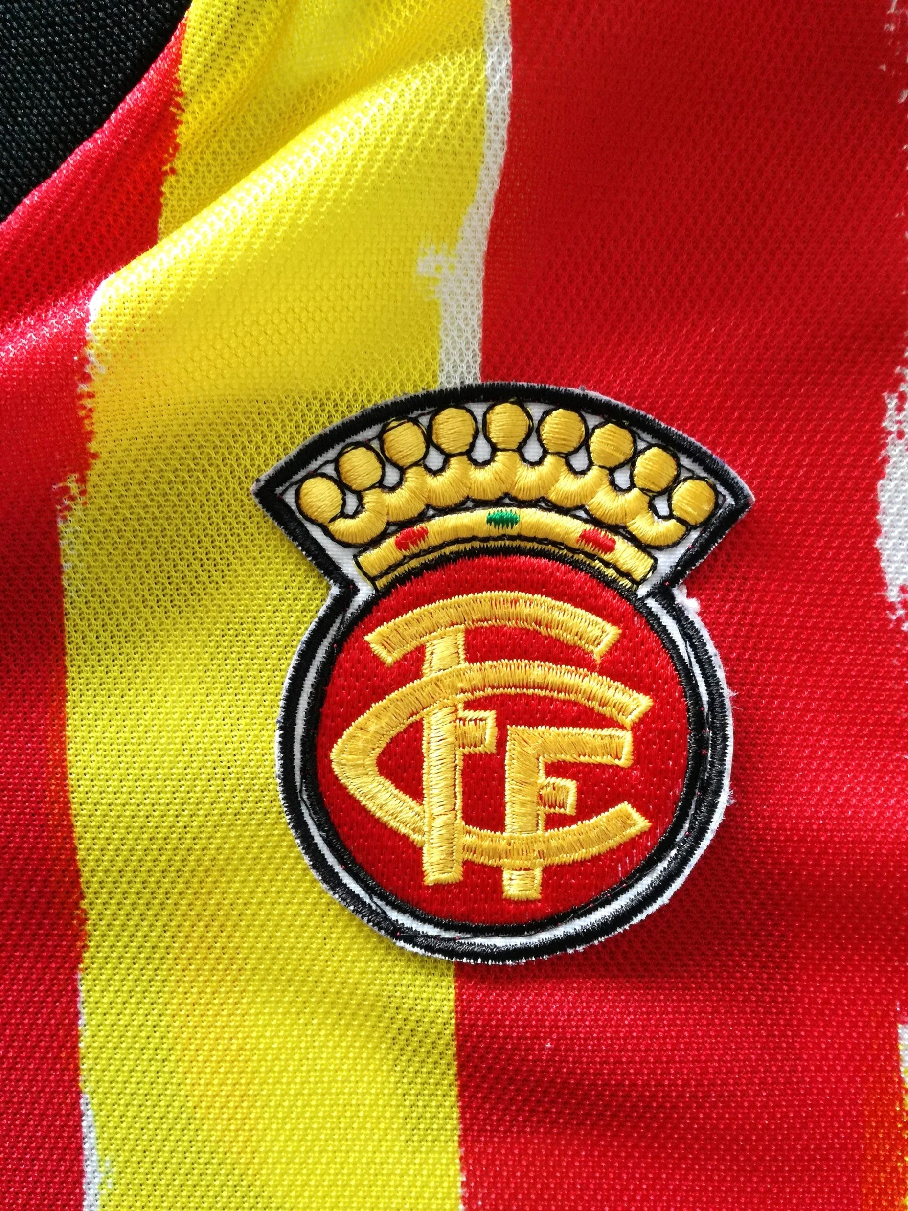 1998/99 Catalonia Home Player Issue Football Shirt + Shorts #16 (L) - Image 3