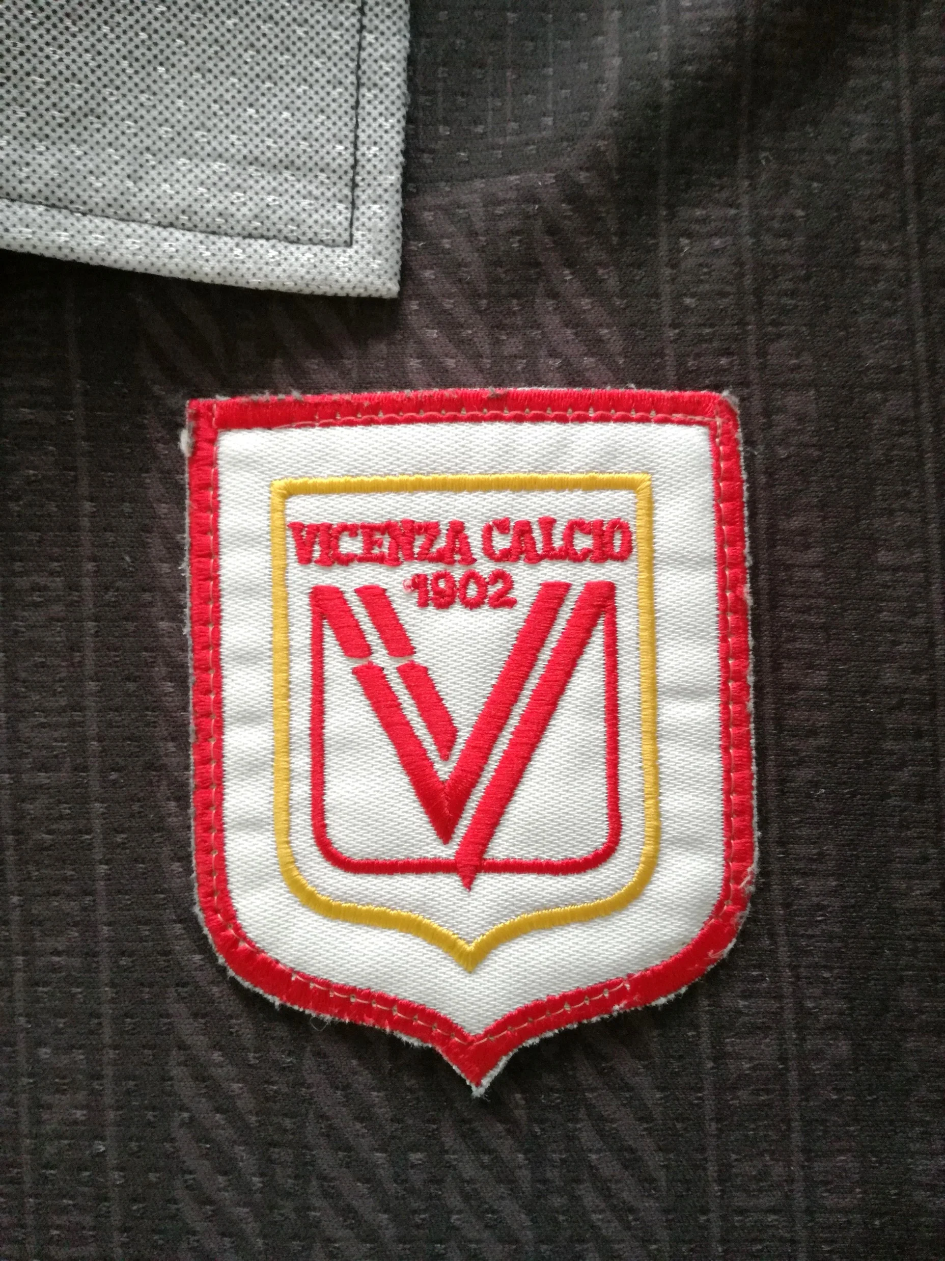 1998/99 Vicenza Away Football Shirt (L) - Image 2