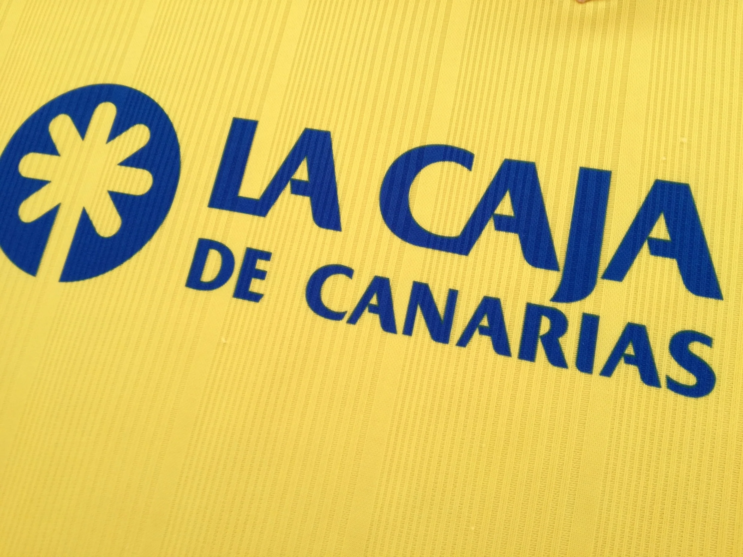2000/01 Las Palmas Home La Liga Football Shirt (XL) - Image 10