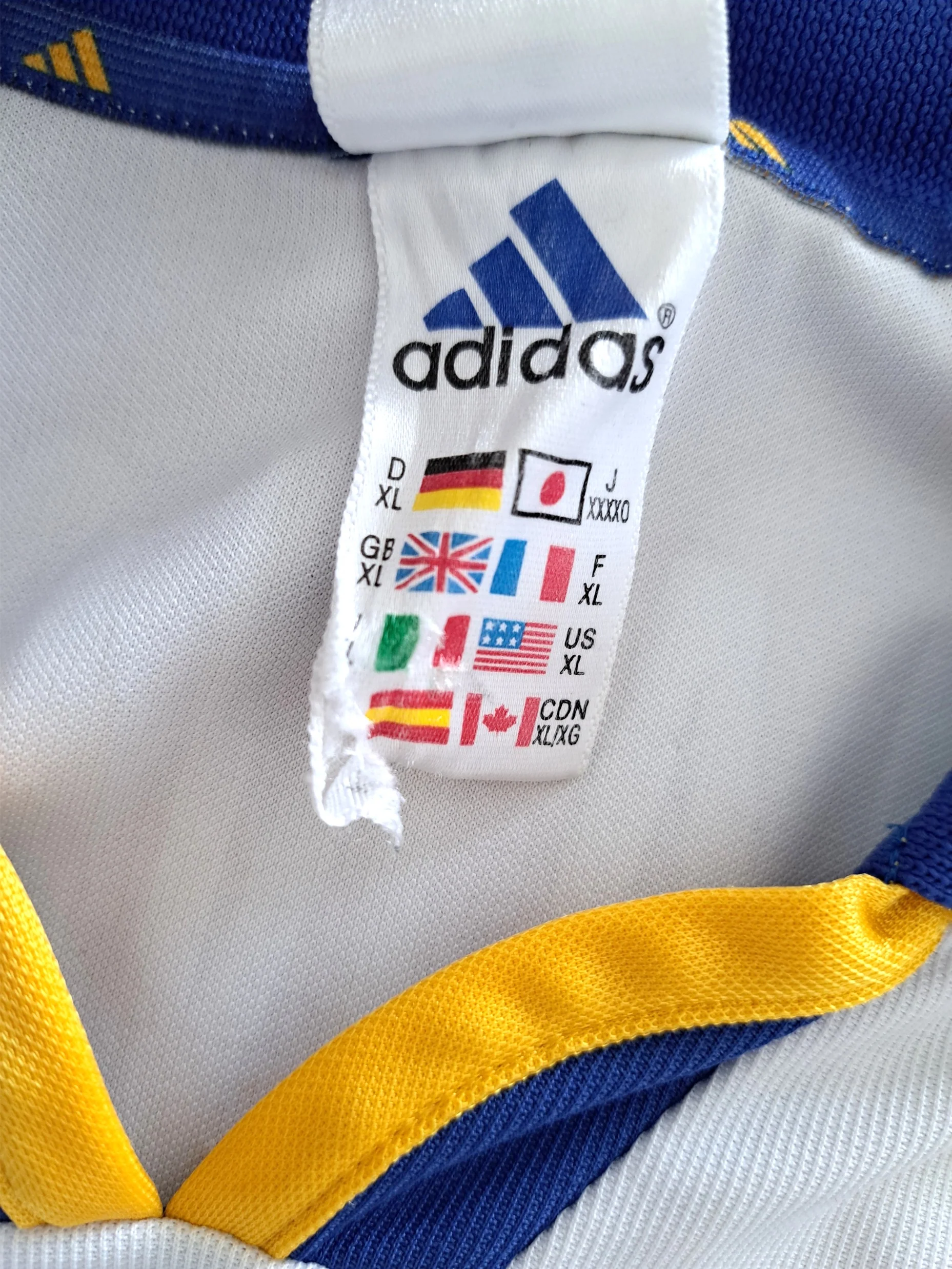 2000 Sweden Away European Championship Player Issue Football Shirt Osmanovski #18 (XL) - Image 4