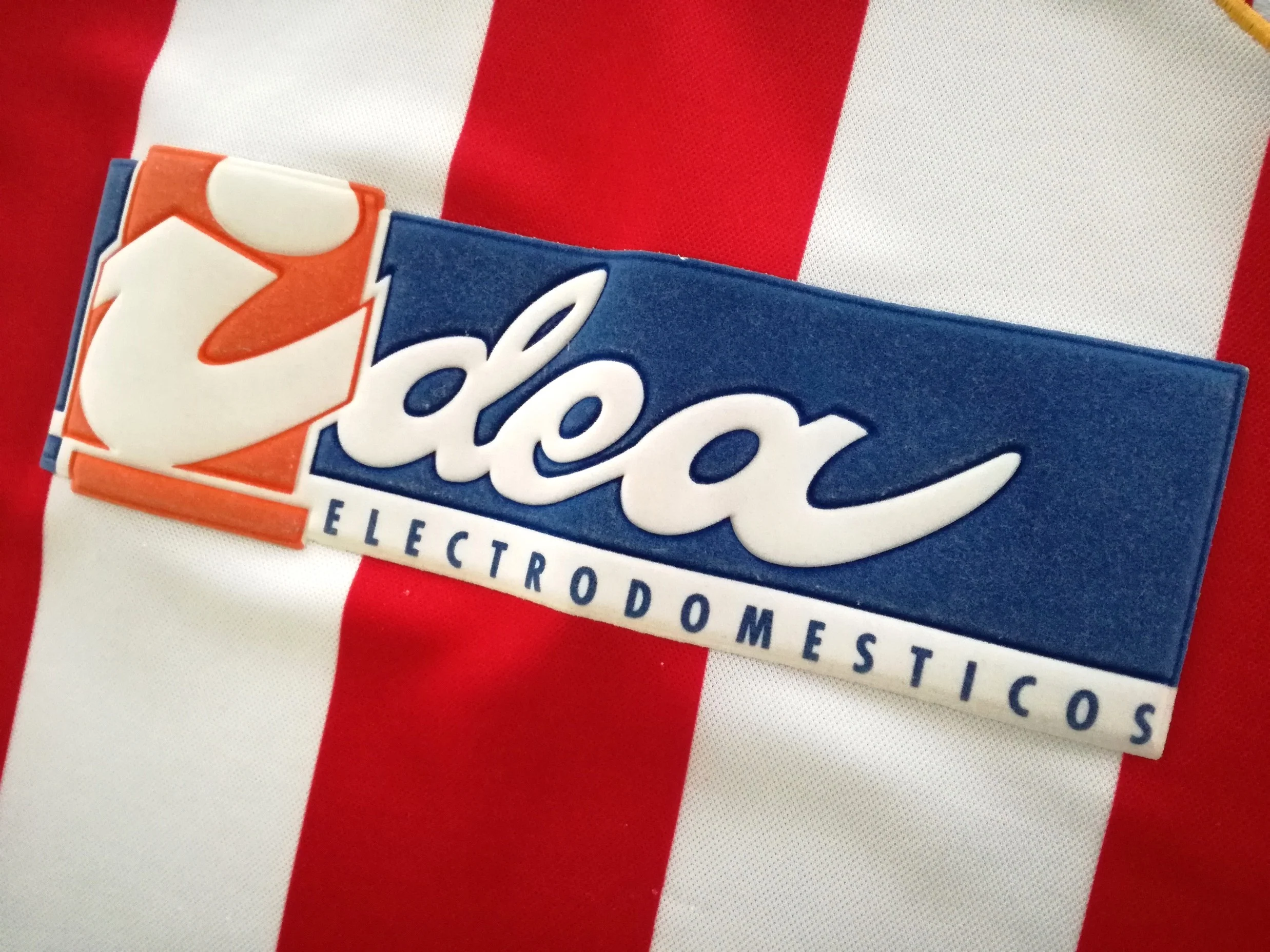 2001/02 Atlético Madrid Home Football Shirt (S) - Image 3