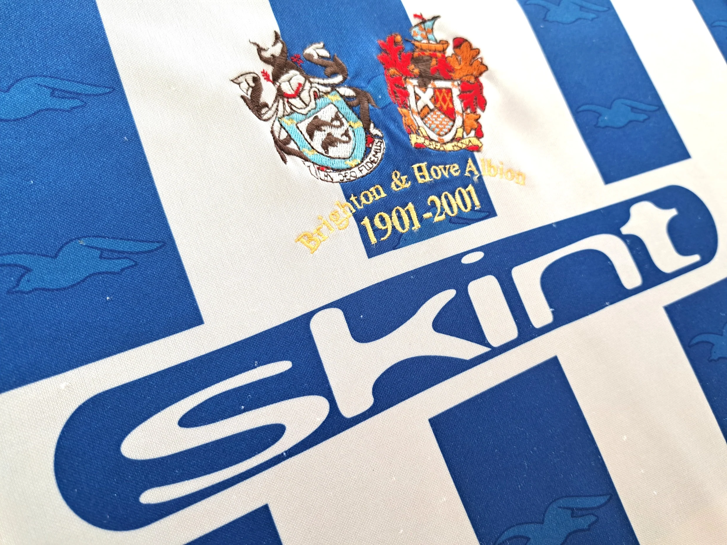 2001/02 Brighton & Hove Albion Home Centenary Football Shirt (XXL) - Image 4