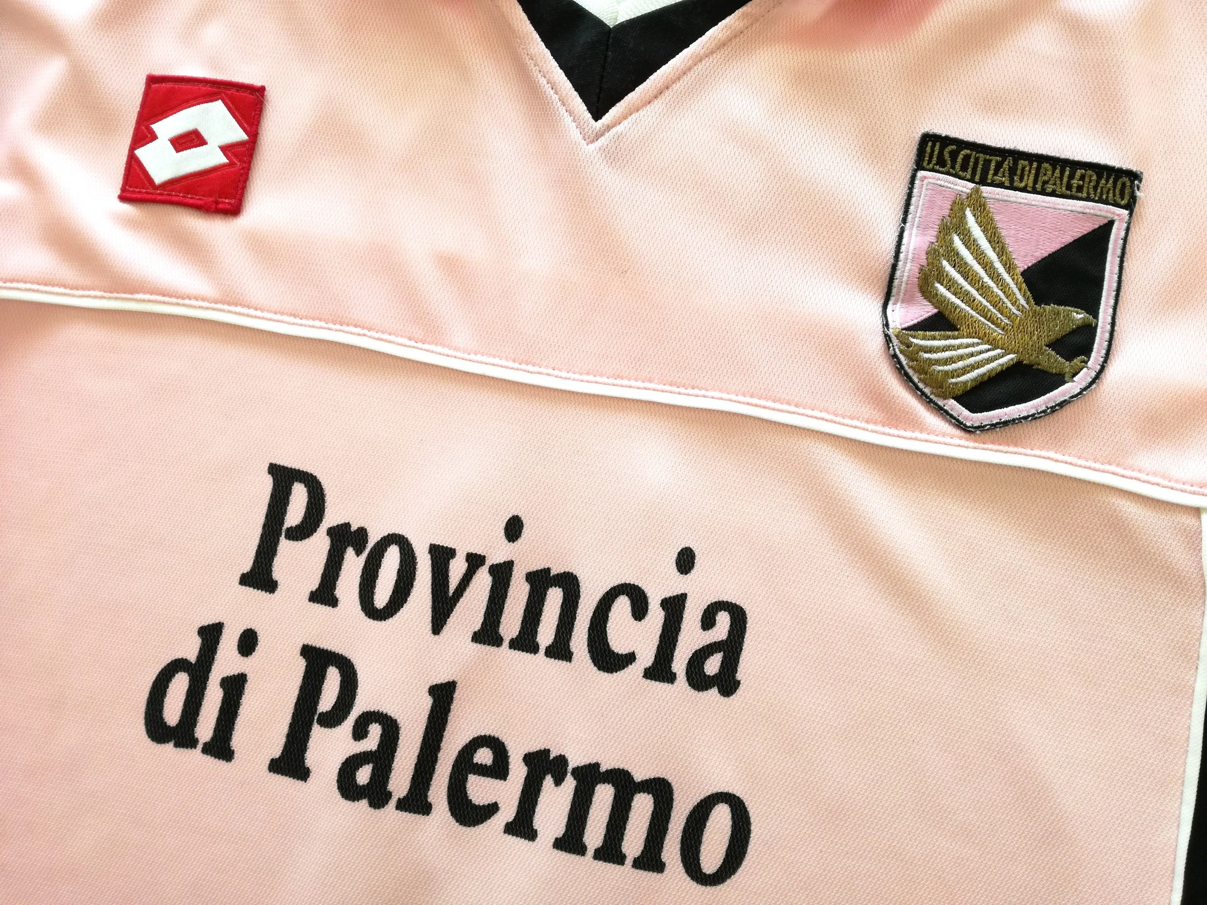 2001/02 Palermo Home Football Shirt Maniero #9 (L) - Image 6