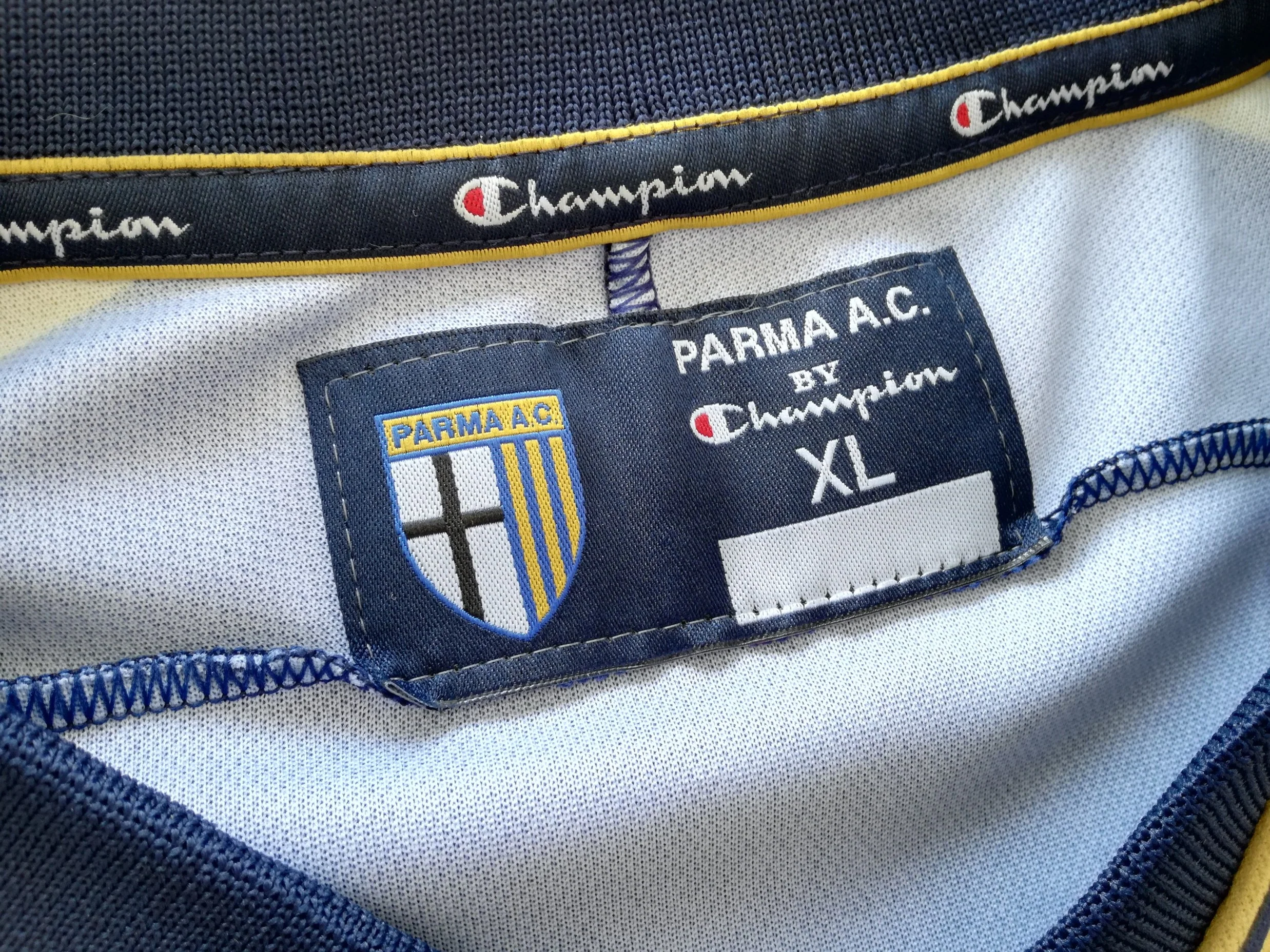 2001/02 Parma 3rd Coppa Italia Final 'Signed' Football Shirt (XL) - Image 3