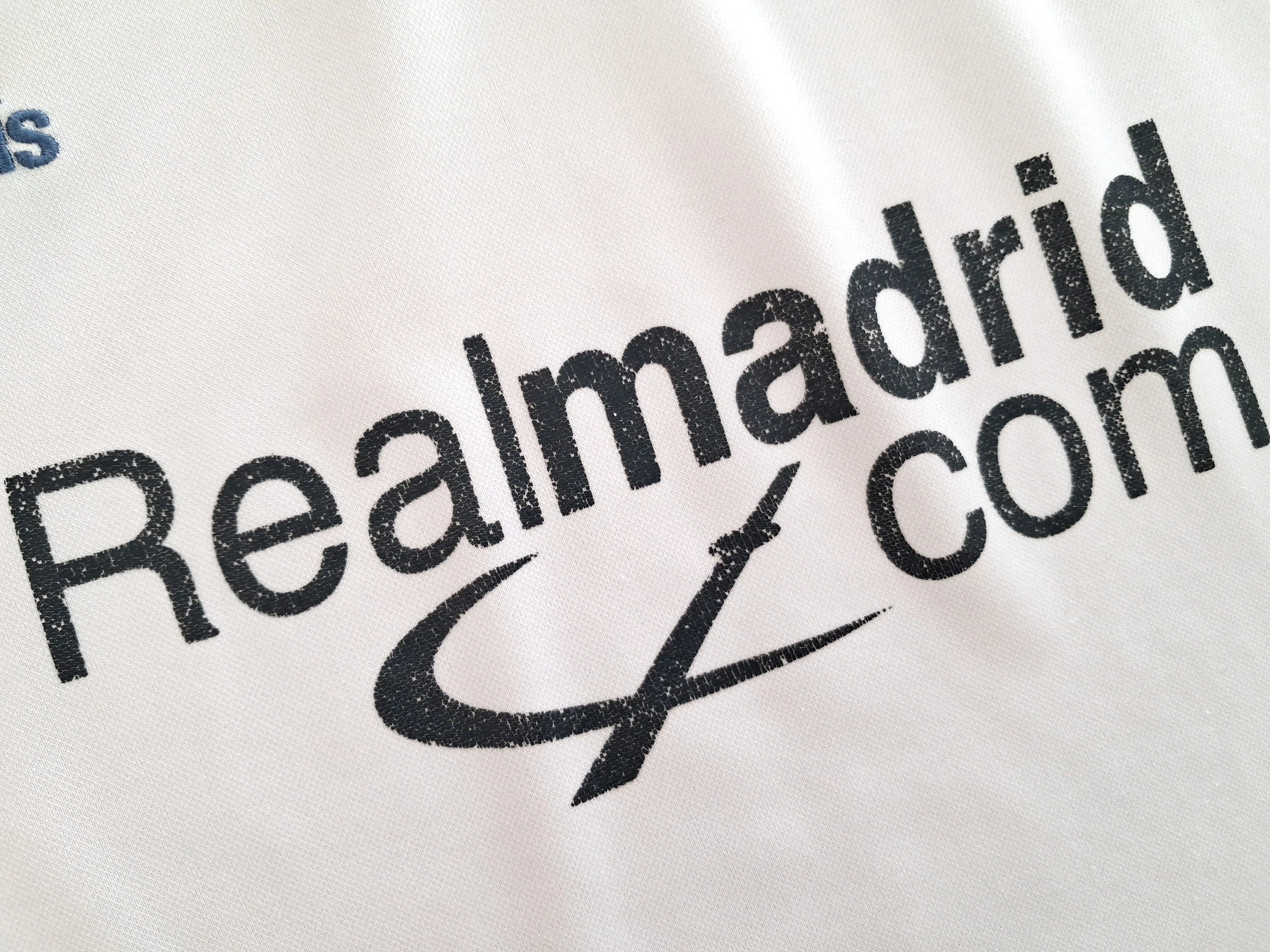 2001 Real Madrid Home La Liga Football Shirt (M) - Image 8