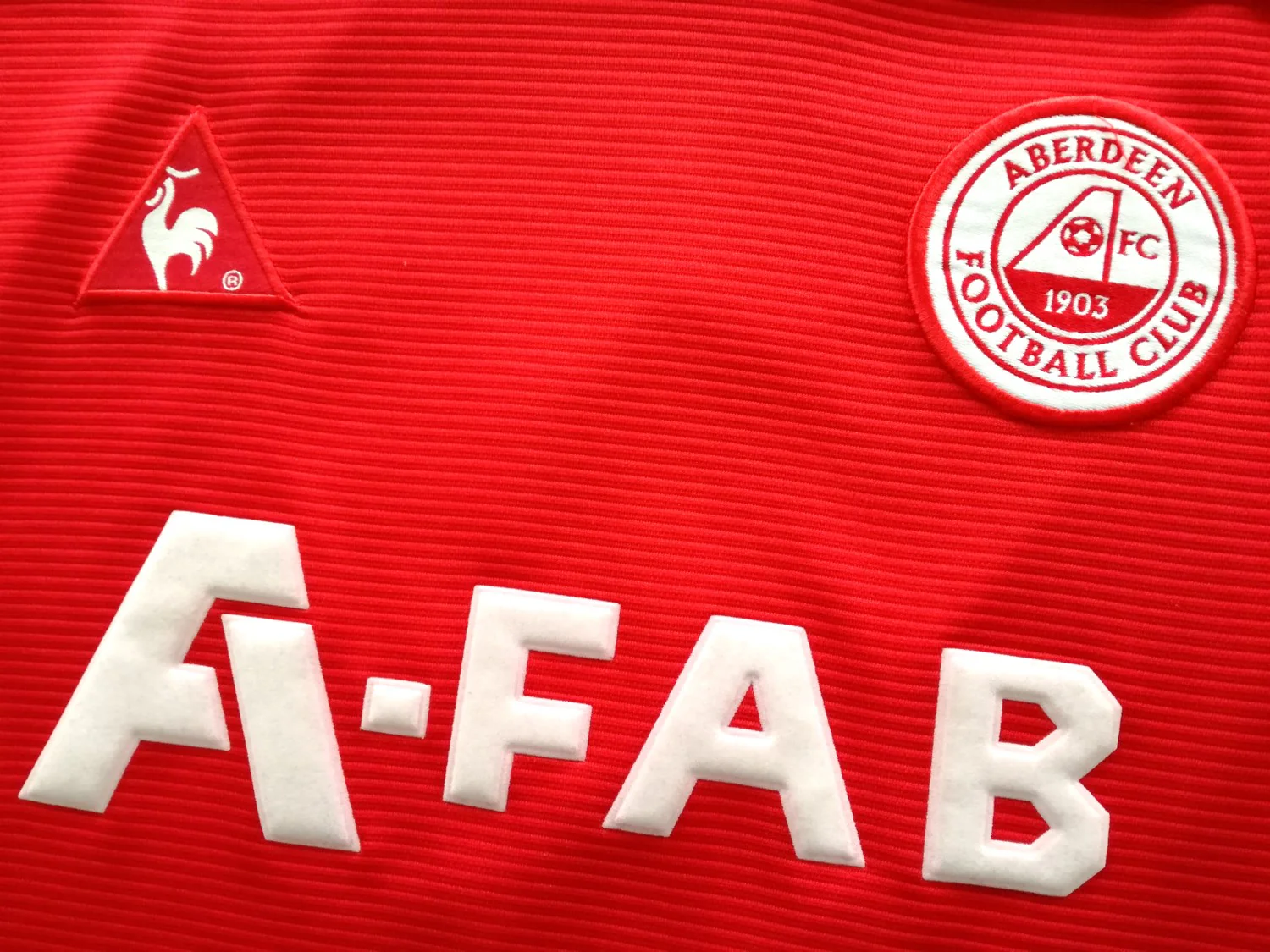 2002/03 Aberdeen Home Football Shirt #8 (XXL) - Image 5