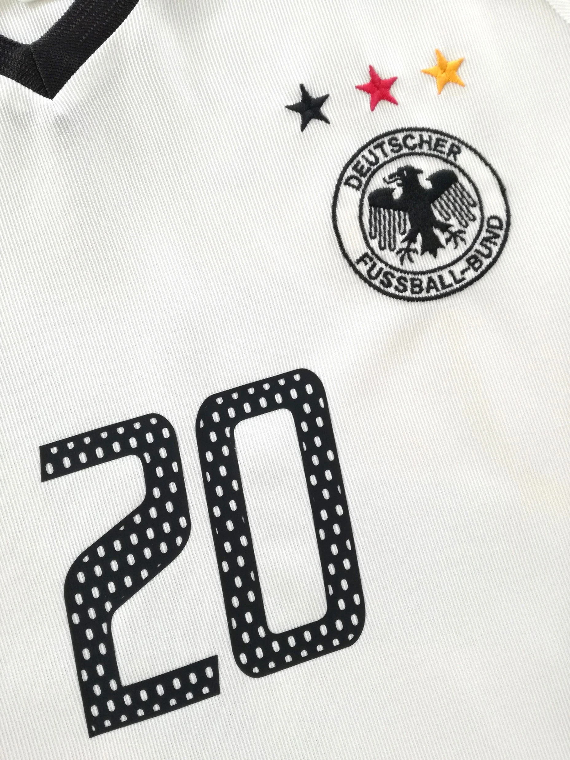 2002/03 Germany Home Football Shirt Bierhoff #20 (L) - Image 3