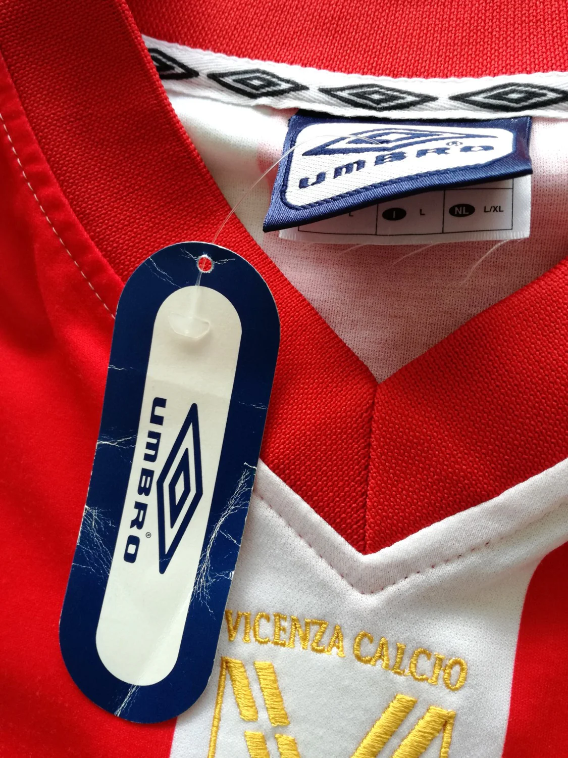 2001/02 Vicenza Home Football Shirt. Santa Giuliana #5 (L) - Image 3