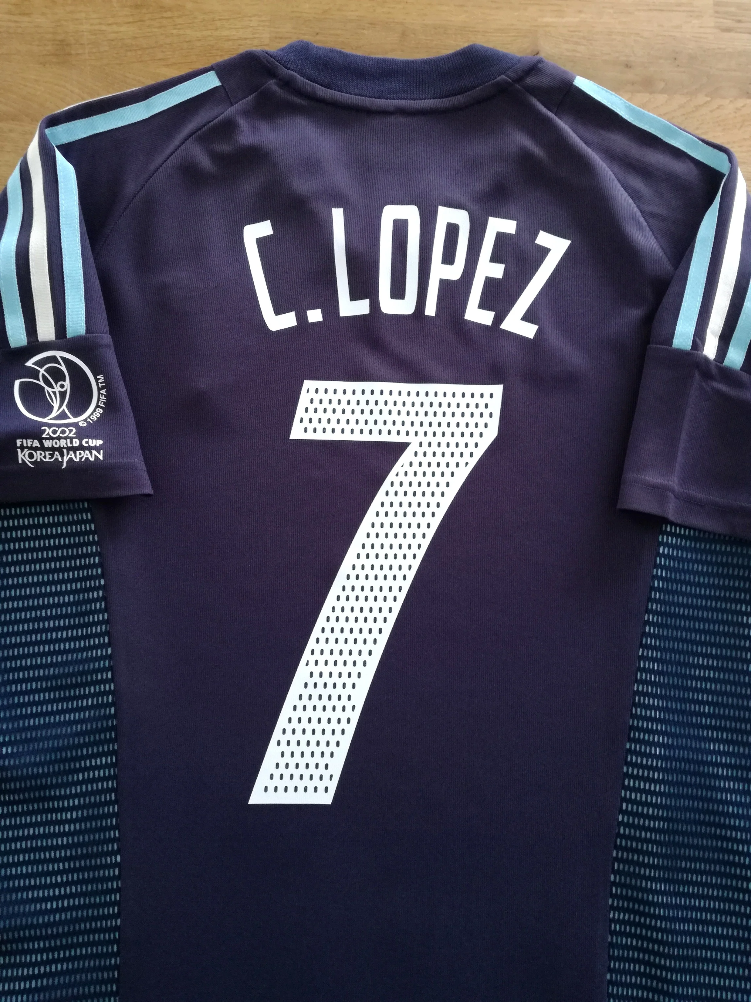 2002 Argentina Away World Cup Football Shirt C. Lopez #7 (M)