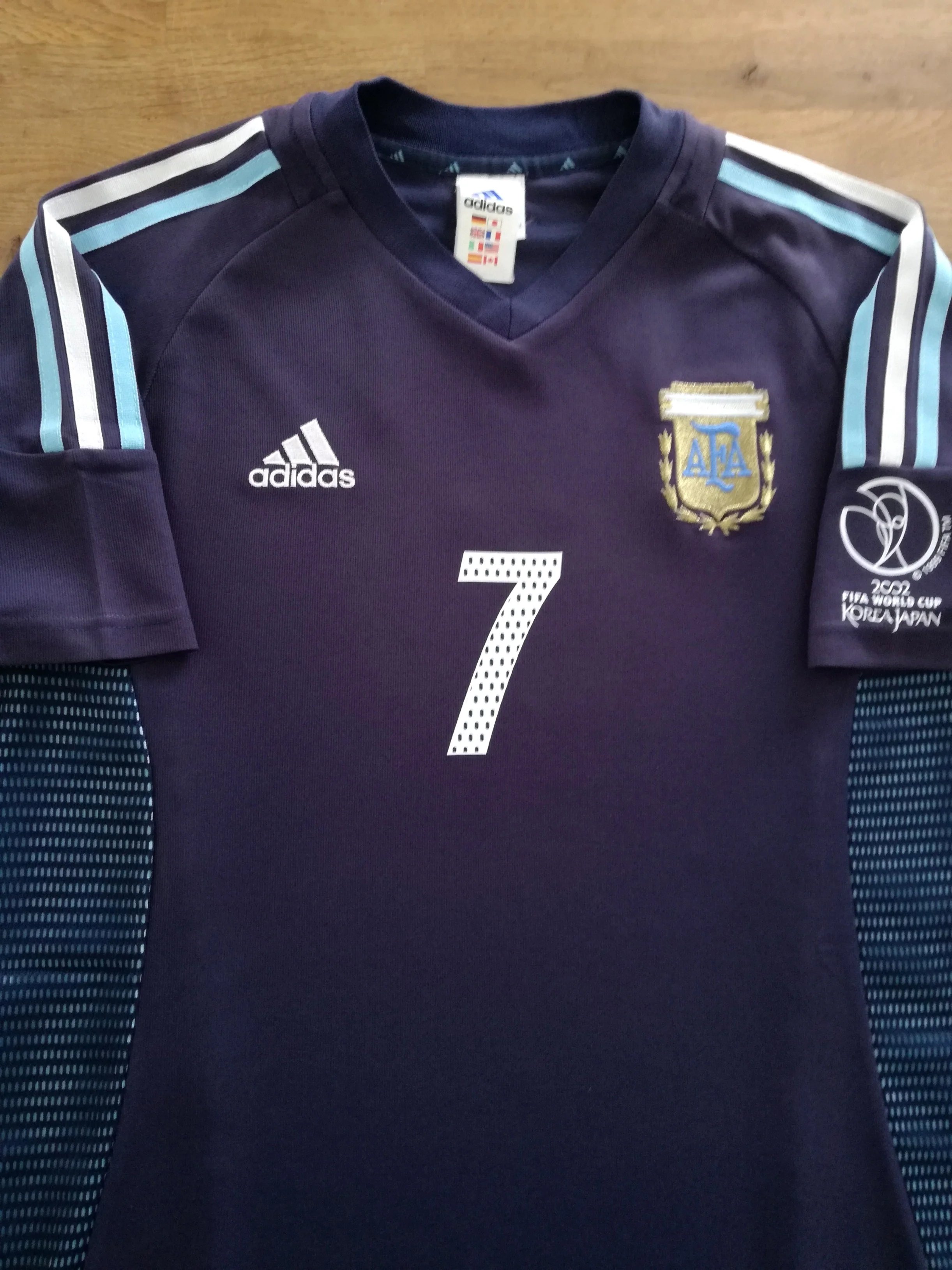 2002 Argentina Away World Cup Football Shirt C. Lopez #7 (M) - Image 2