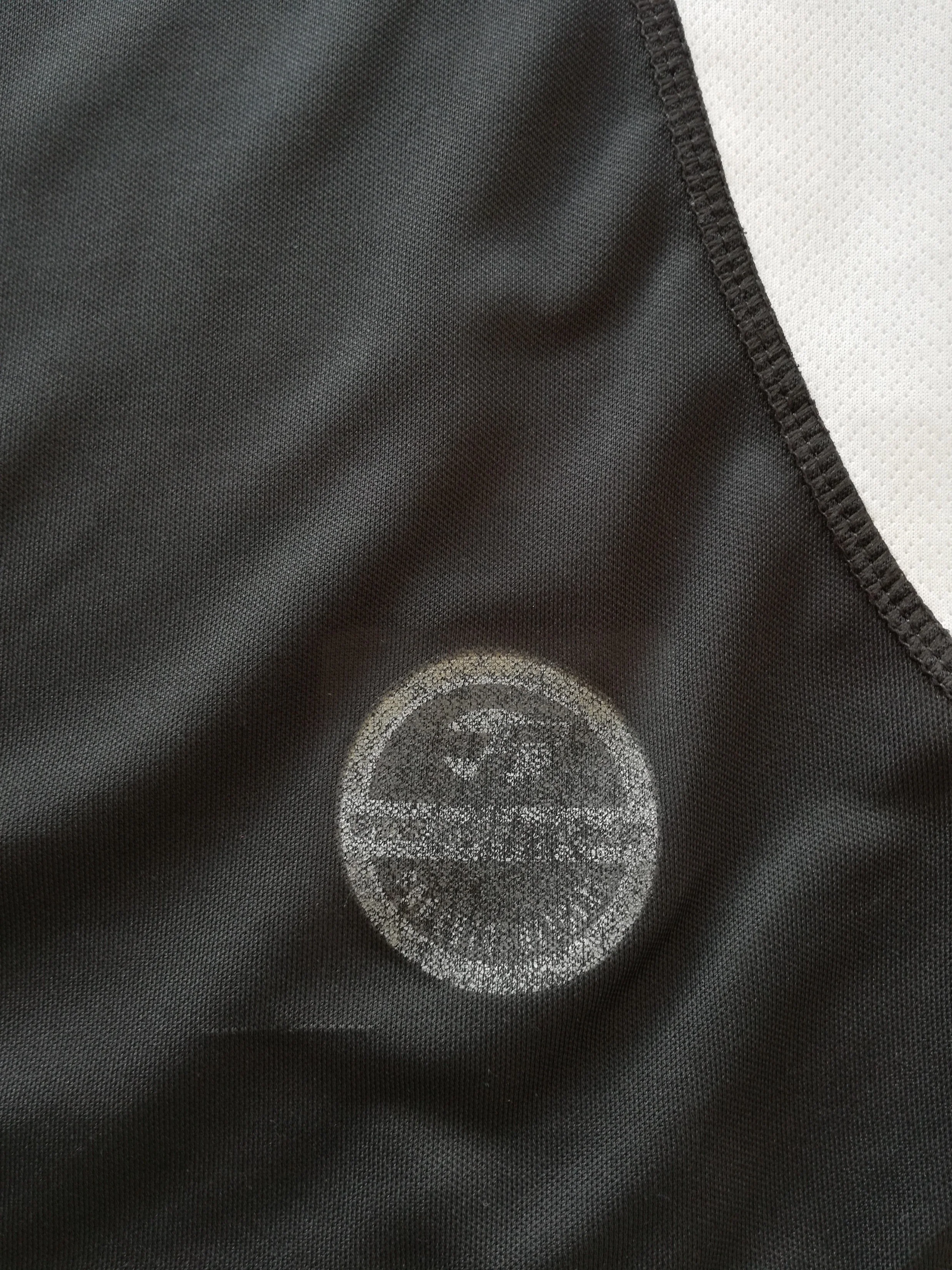 2002 Corinthians Away Football Shirt (Gil) #10 (L) - Image 11