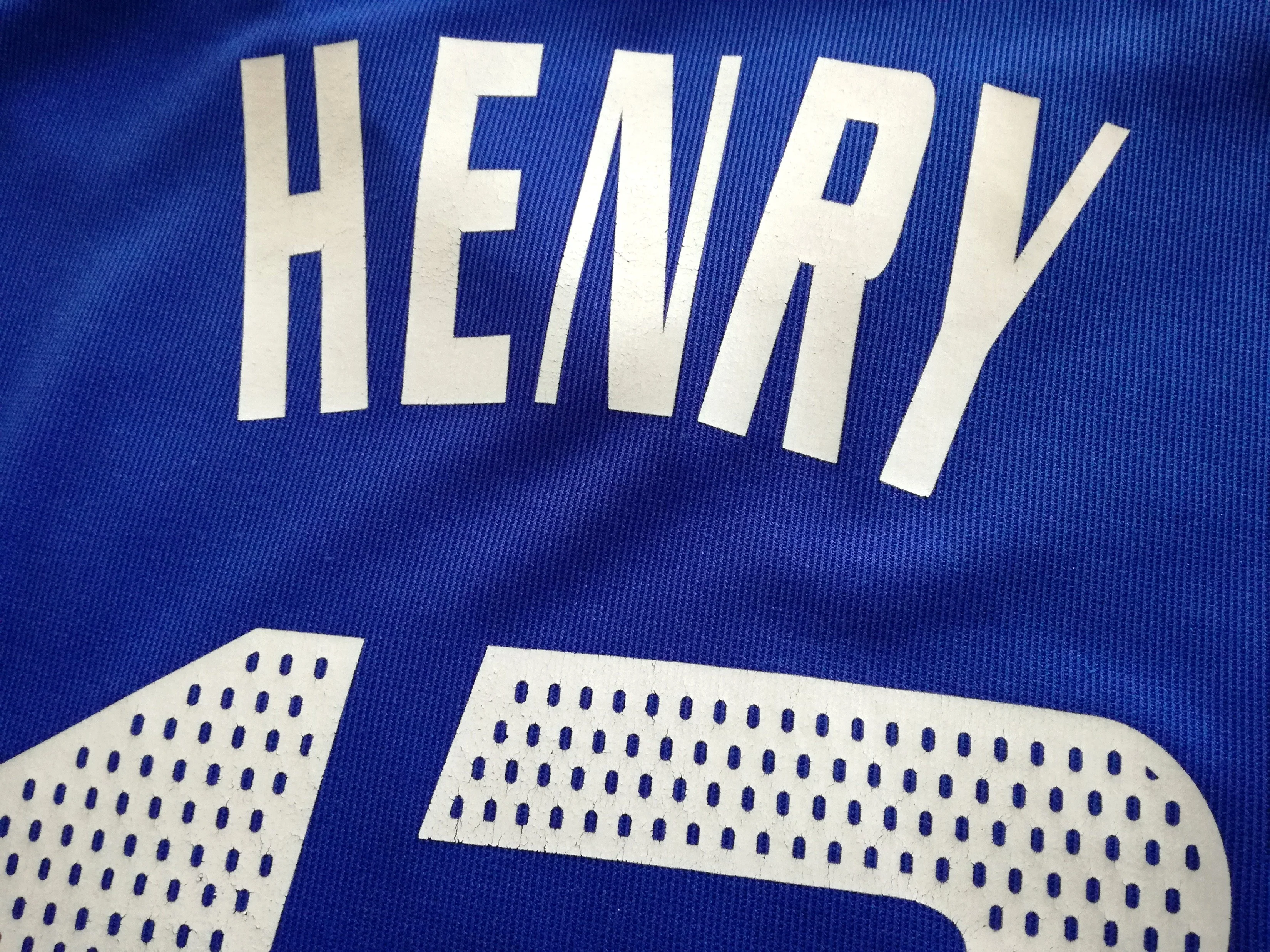 2002 France Home World Cup Shirt Henry #12 (XL) - Image 9