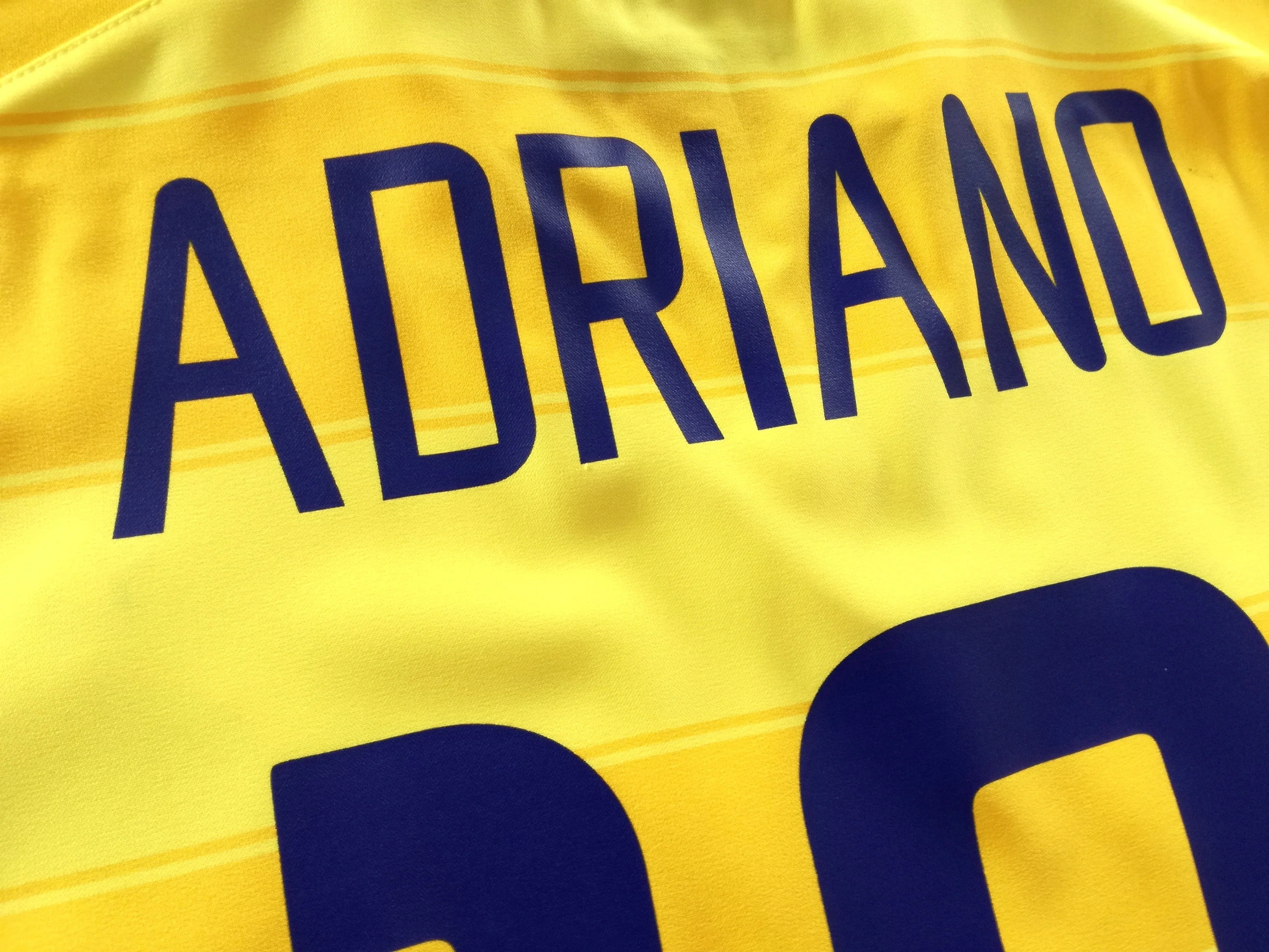 2003/04 Internazionale Away Football Shirt Adriano #10 (M) - Image 7
