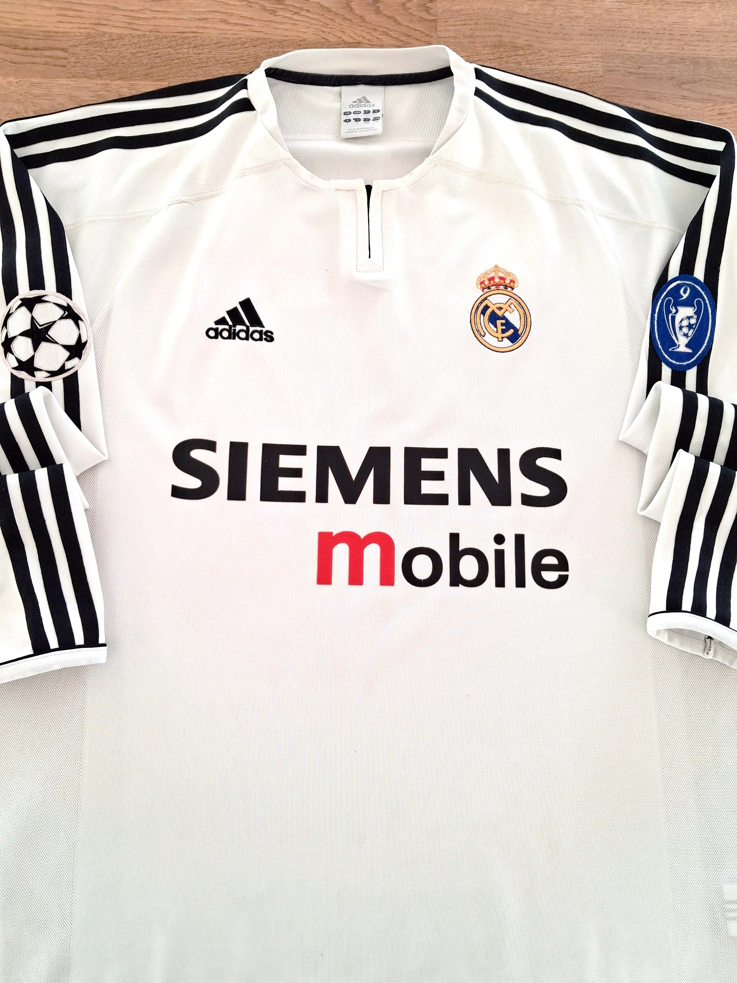 2003/04 Real Madrid Home Champions League Football Shirt. Beckham #23 (L) - Image 2