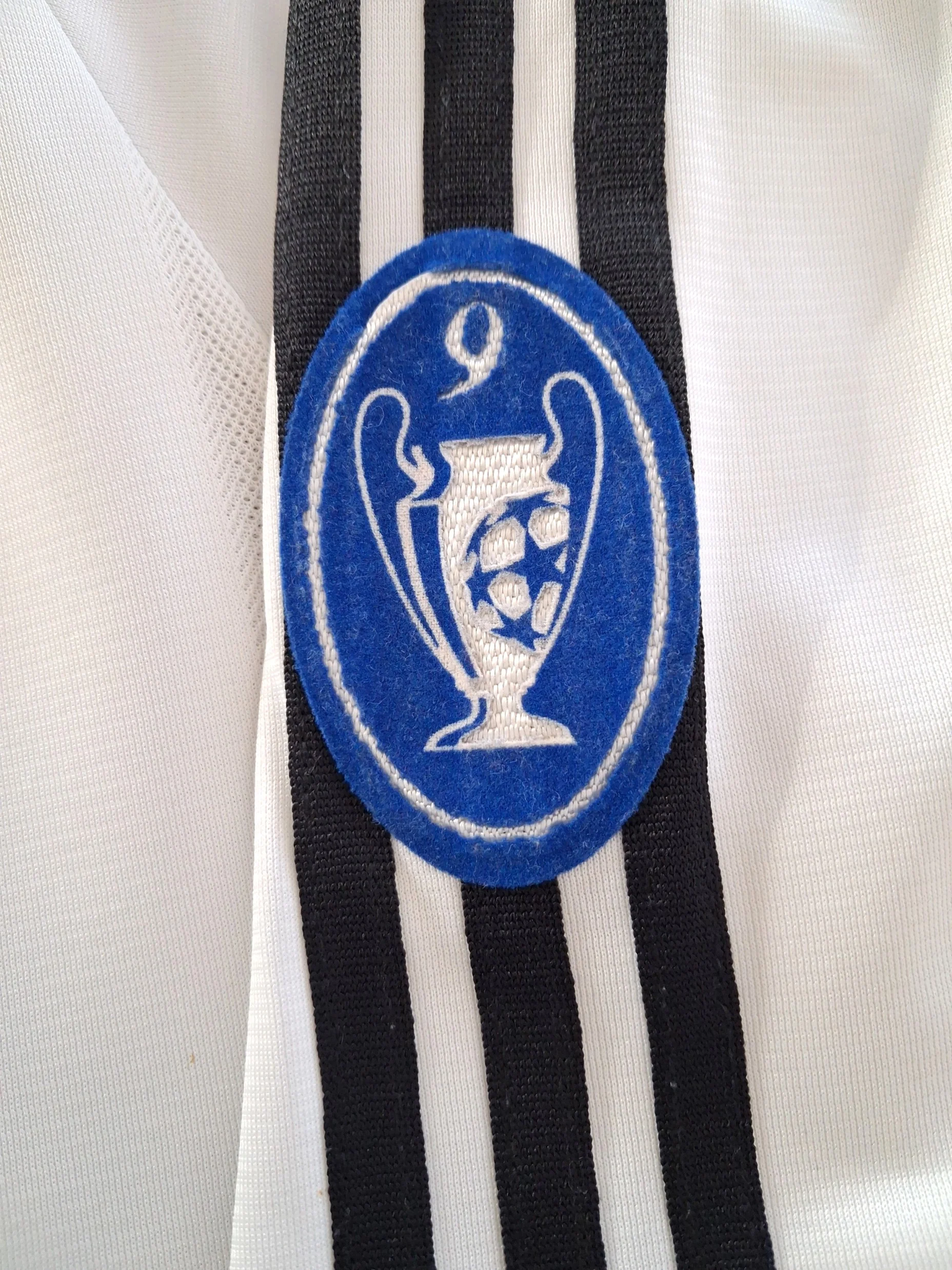 2003/04 Real Madrid Home Champions League Football Shirt. Beckham #23 (L) - Image 7