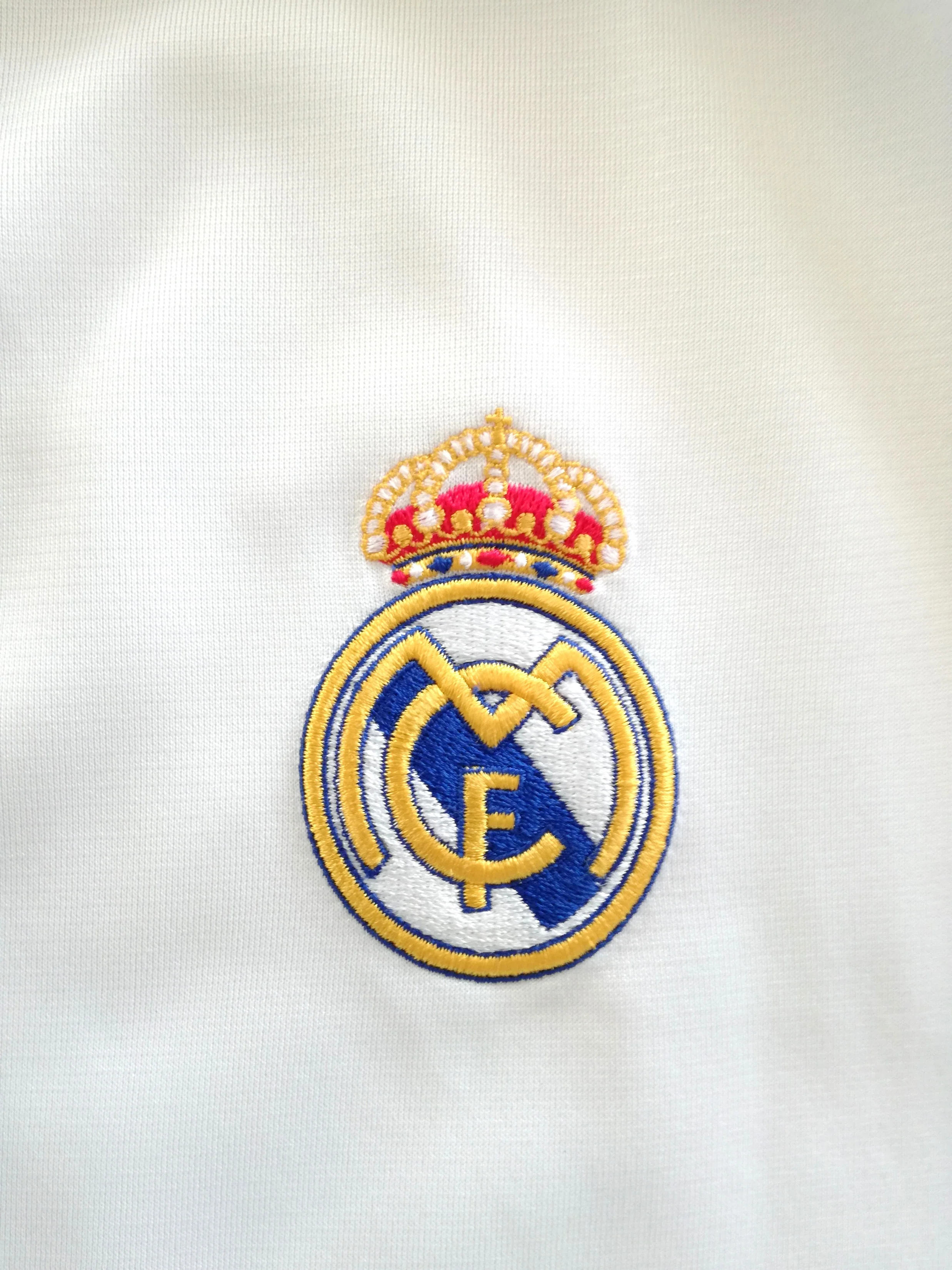 2003/04 Real Madrid Home La Liga Football Shirt (L) - Image 4
