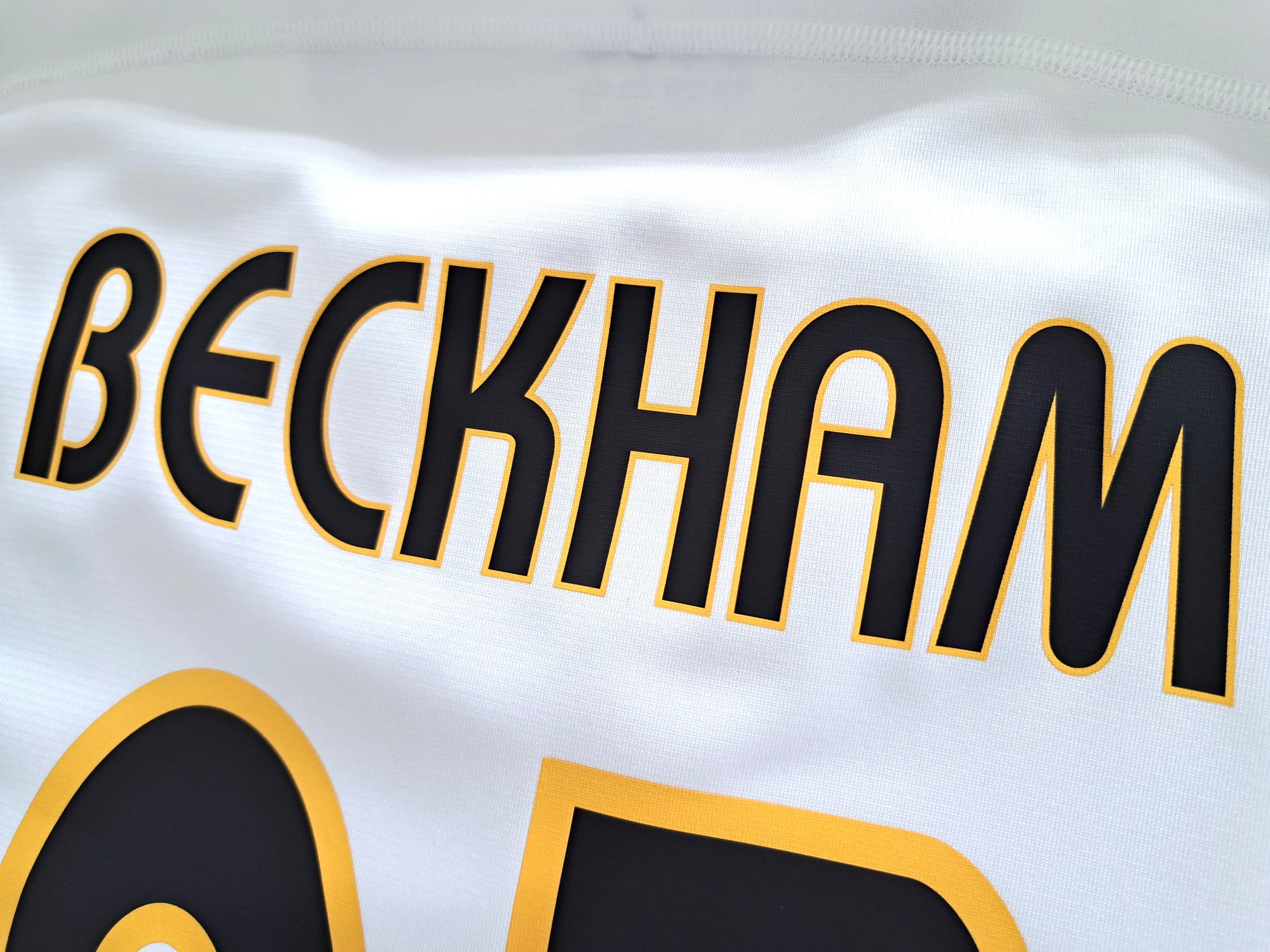 2003/04 Real Madrid Home La Liga Player Issue Football Shirt Beckham #23 (S) - Image 10