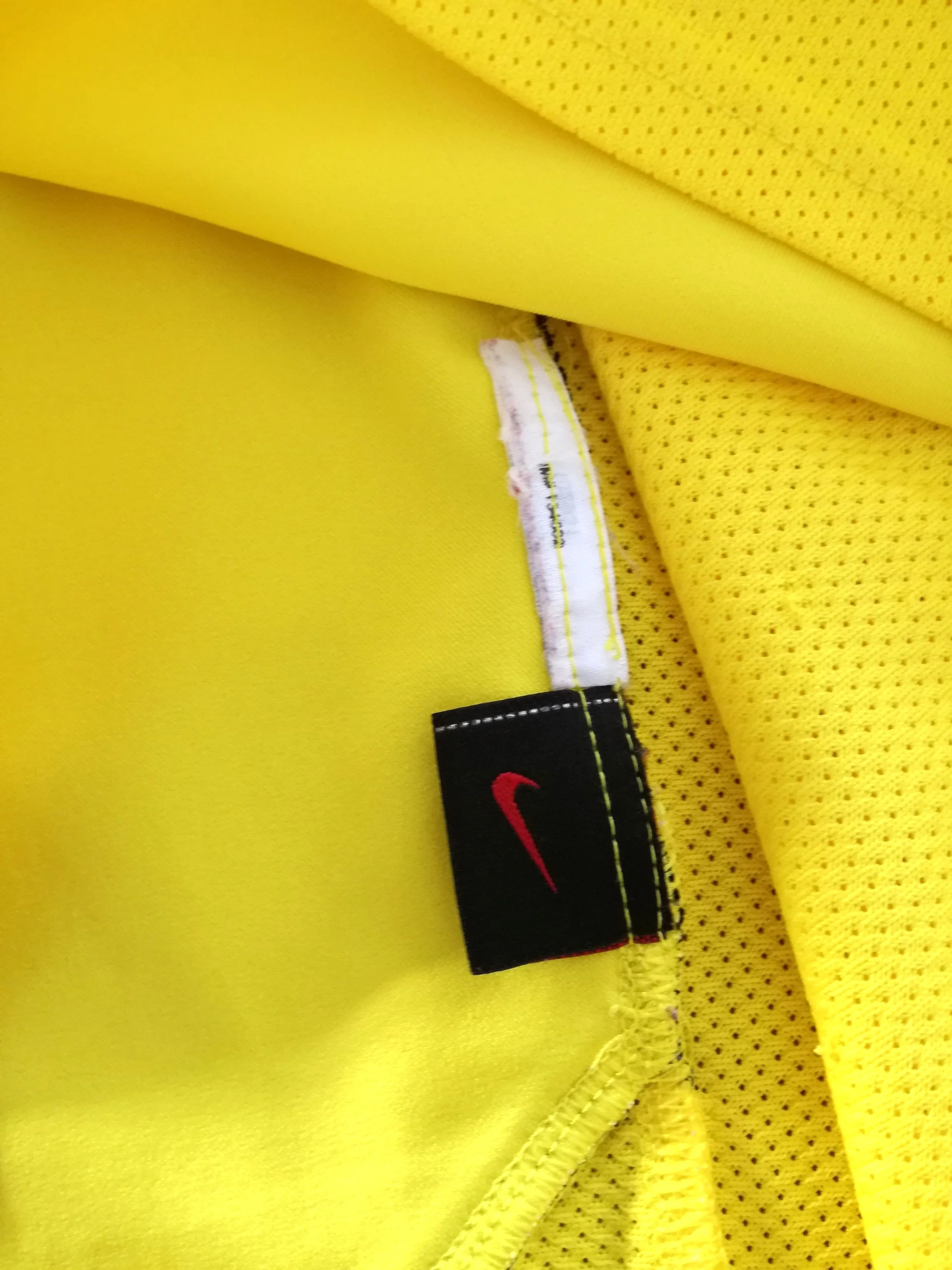 2004/05 Borussia Dortmund Home Football Shirt Derbysieger #05 (XL) - Image 9