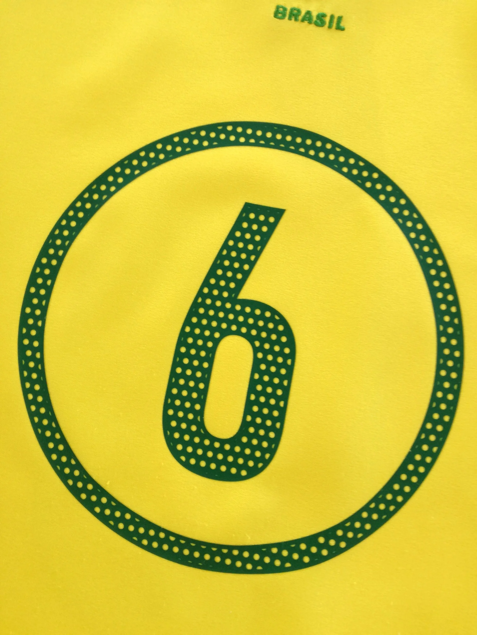 2004/05 Brazil Home 'World Cup Qualifiers' Football Shirt R. Carlos #6 (L) - Image 6