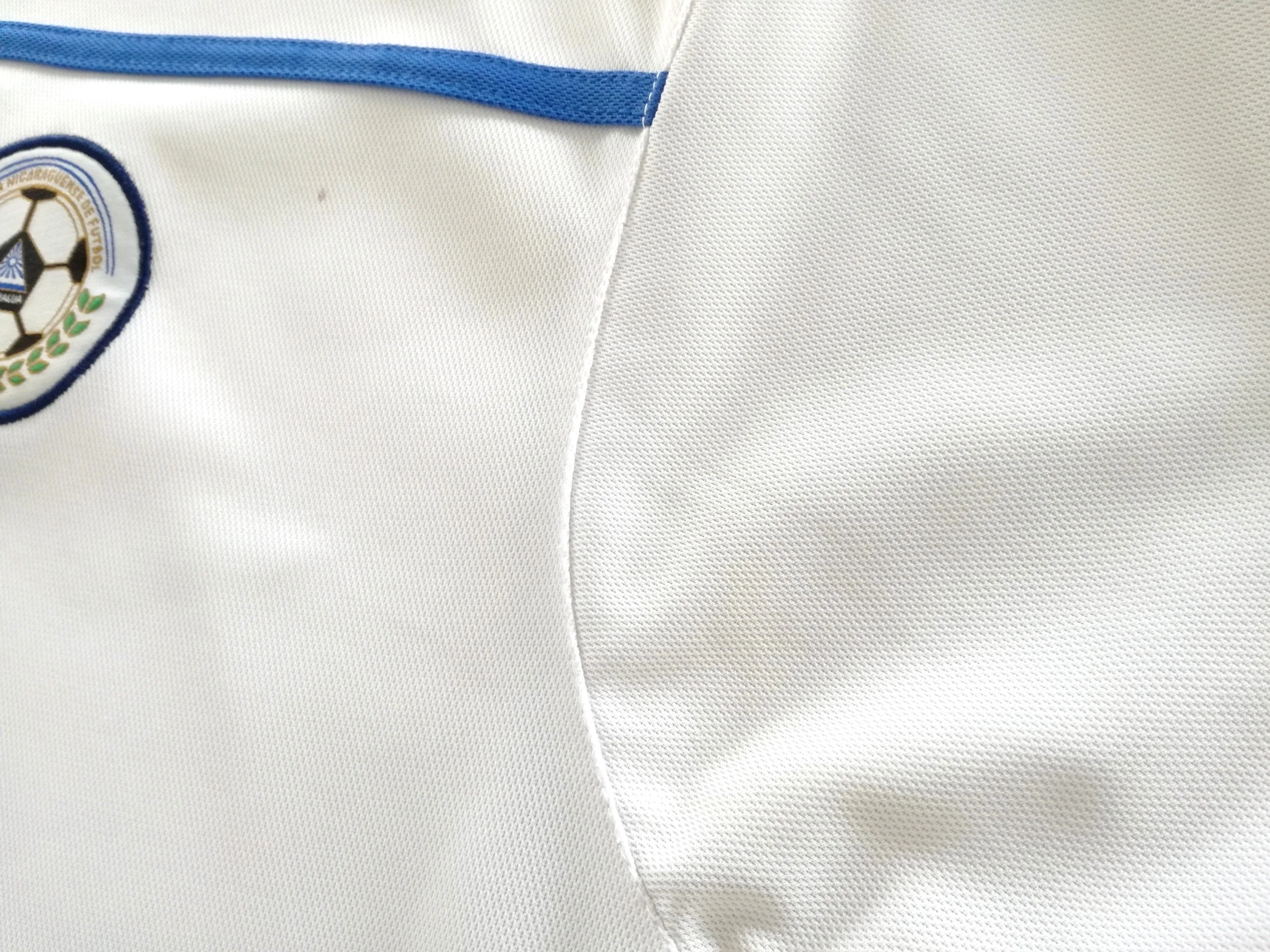 2004/05 Nicaragua Away Football Shirt (M) - Image 8