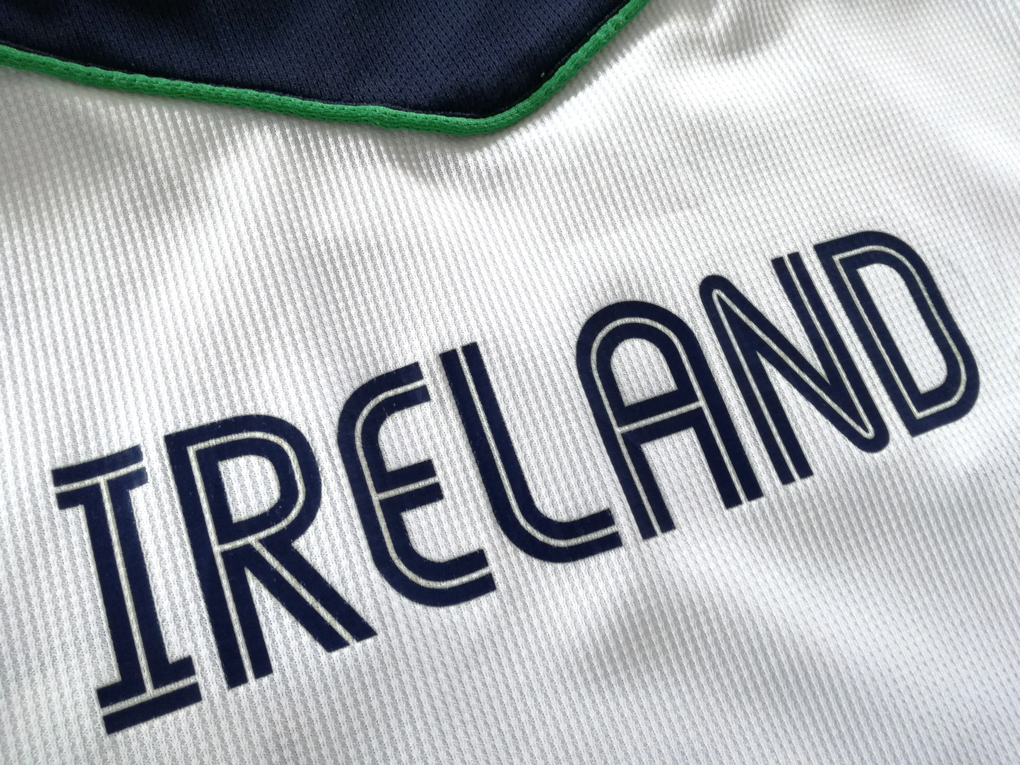 2004/05 Republic of Ireland Training Shirt (L) - Image 10