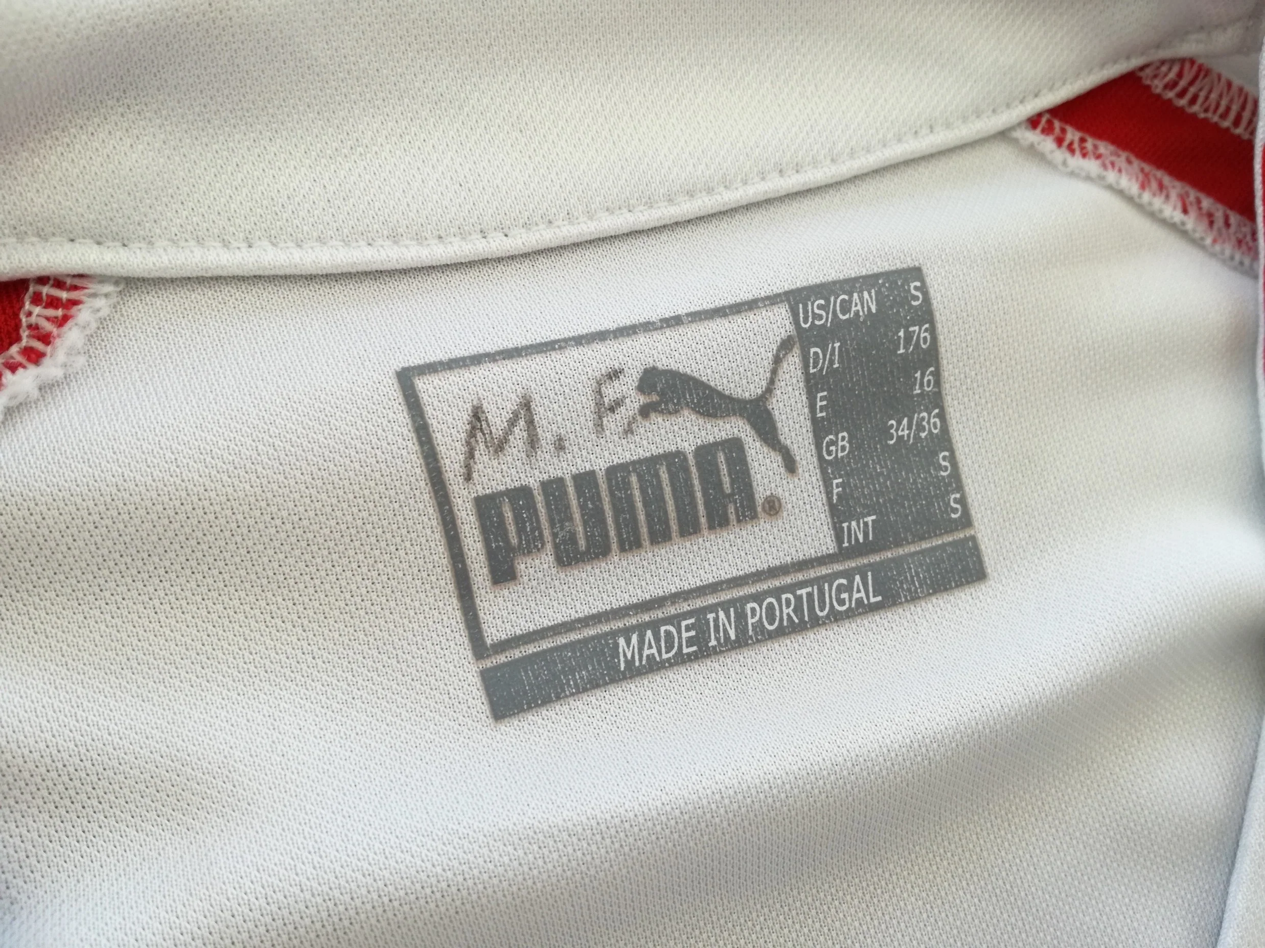 2004/05 Stuttgart Special Edition Football Shirt Kuranyi #22 (S) - Image 5