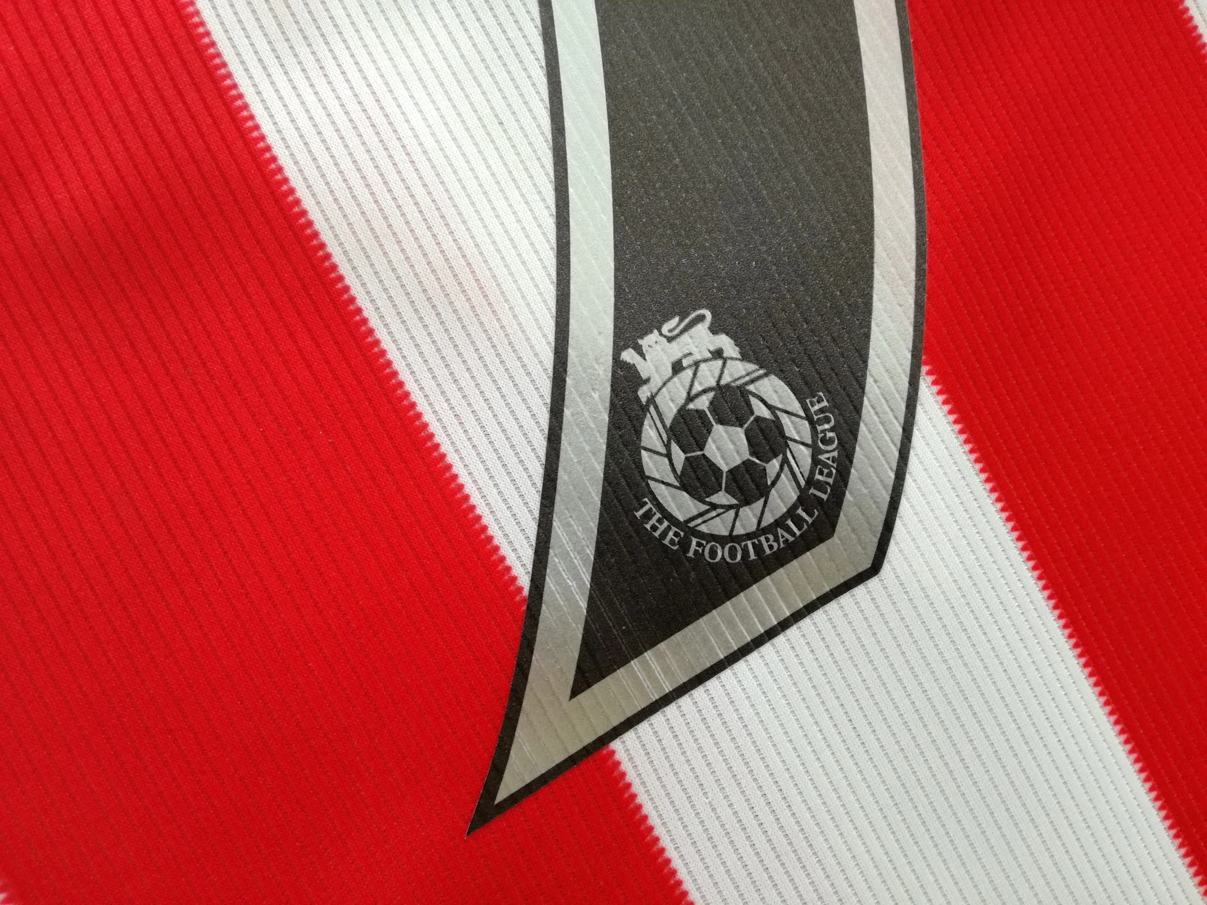 2004/05 Sunderland Home Football League Shirt. Kyle #9 (XL) - Image 12