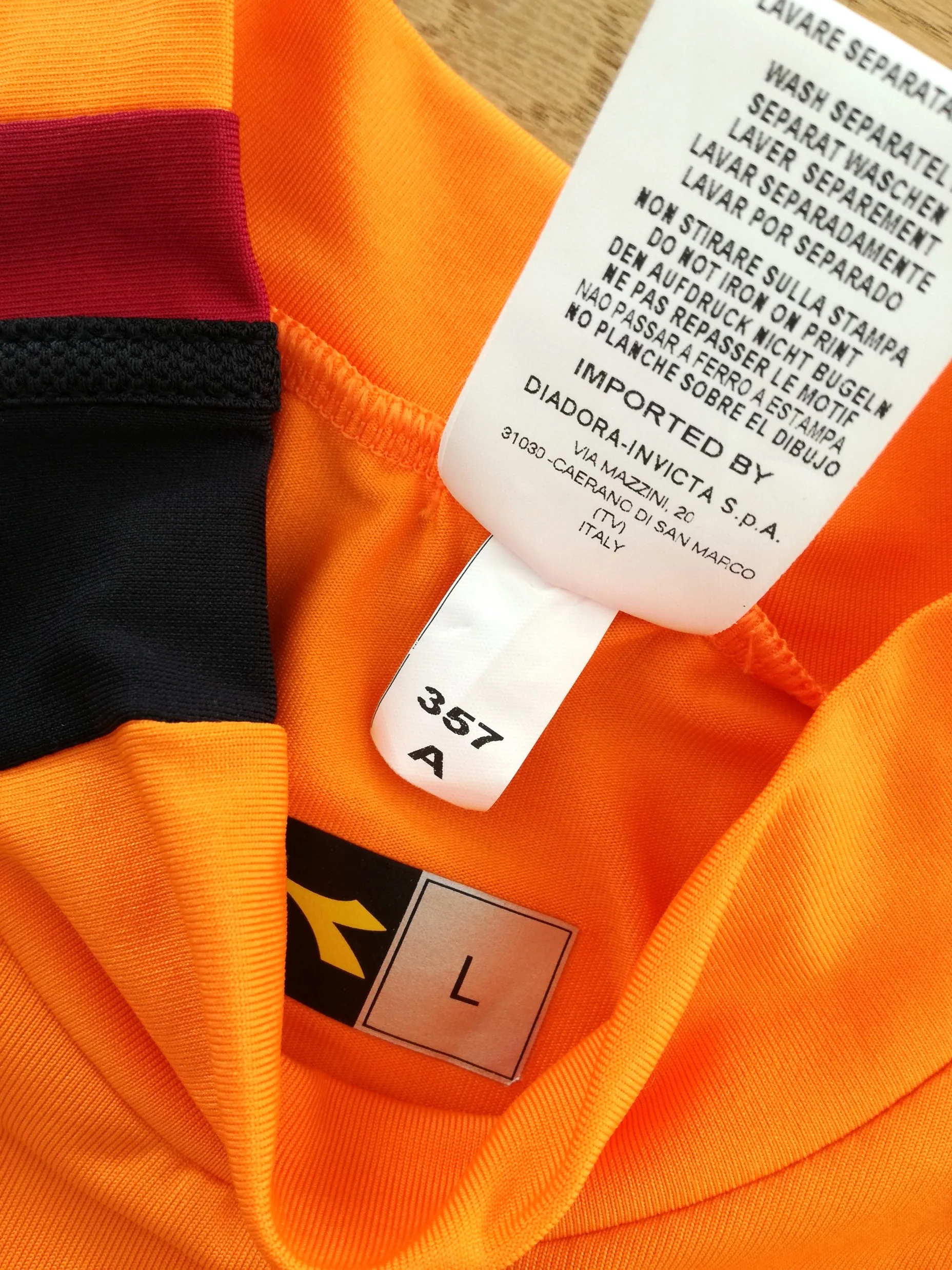 2005/06 Roma 3rd Football Shirt Panucci #2 (L) - Image 3