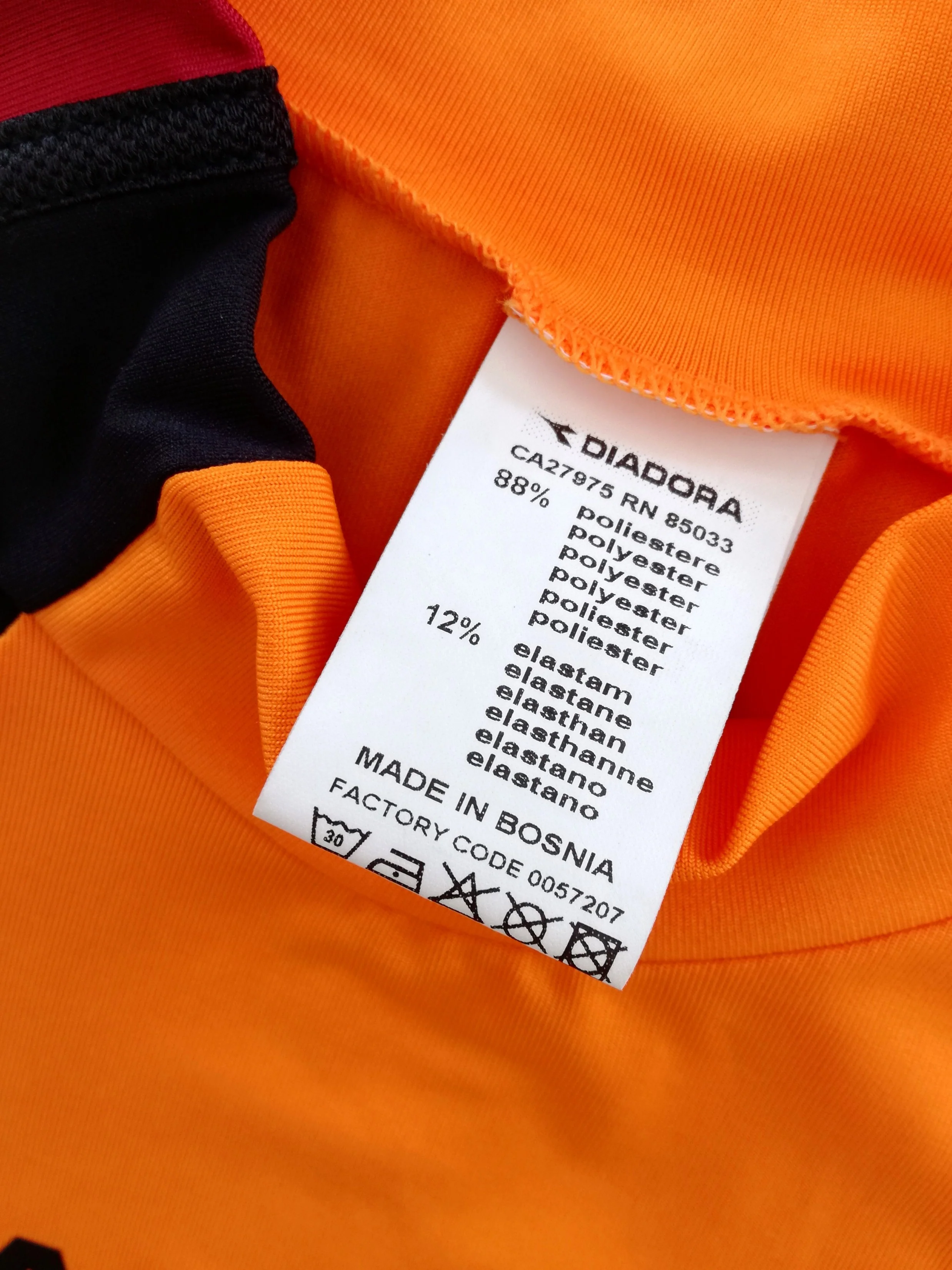 2005/06 Roma 3rd Football Shirt Panucci #2 (L) - Image 4