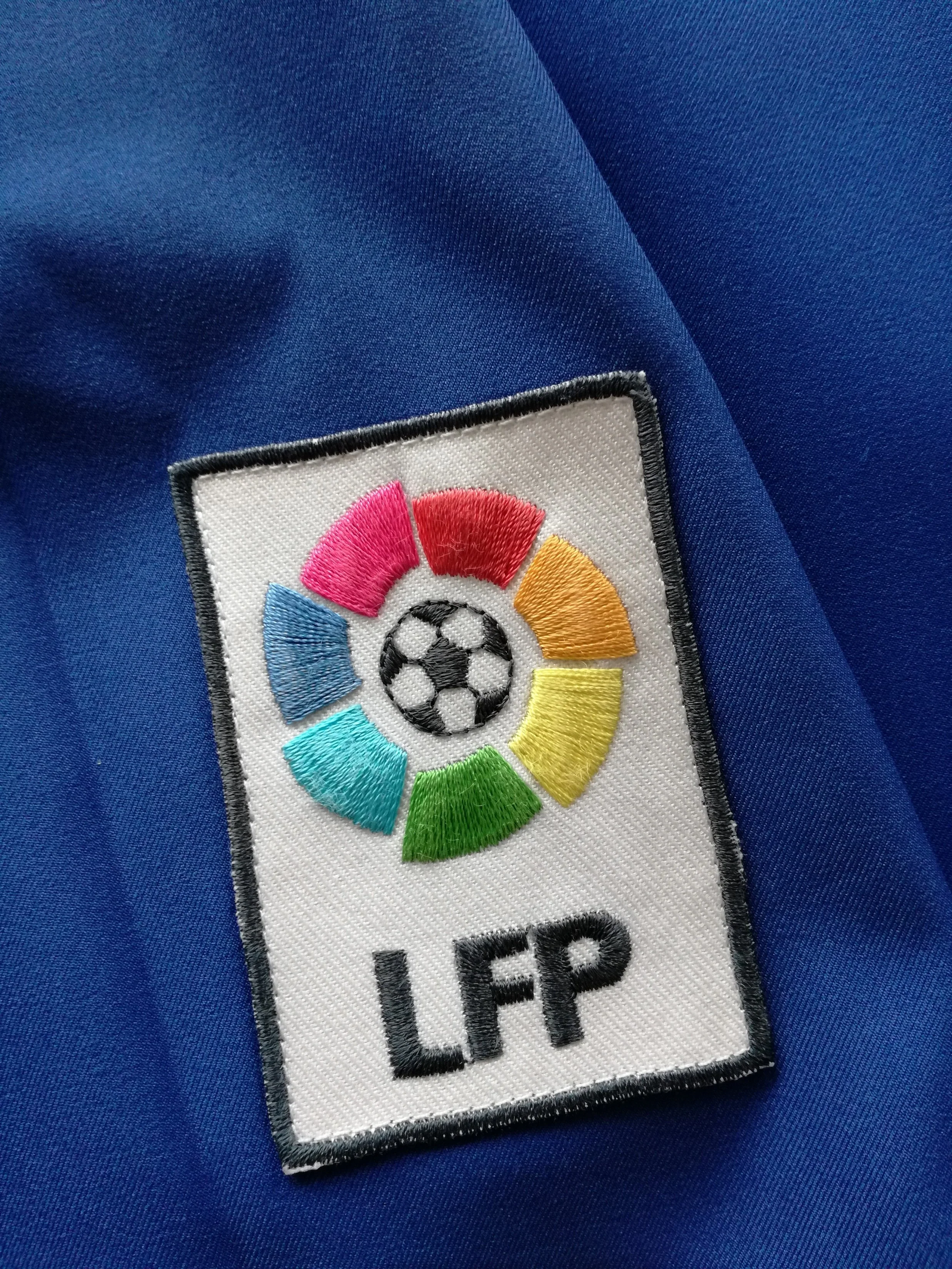 2005/06 Valencia Away La Liga Football Shirt (M) - Image 2