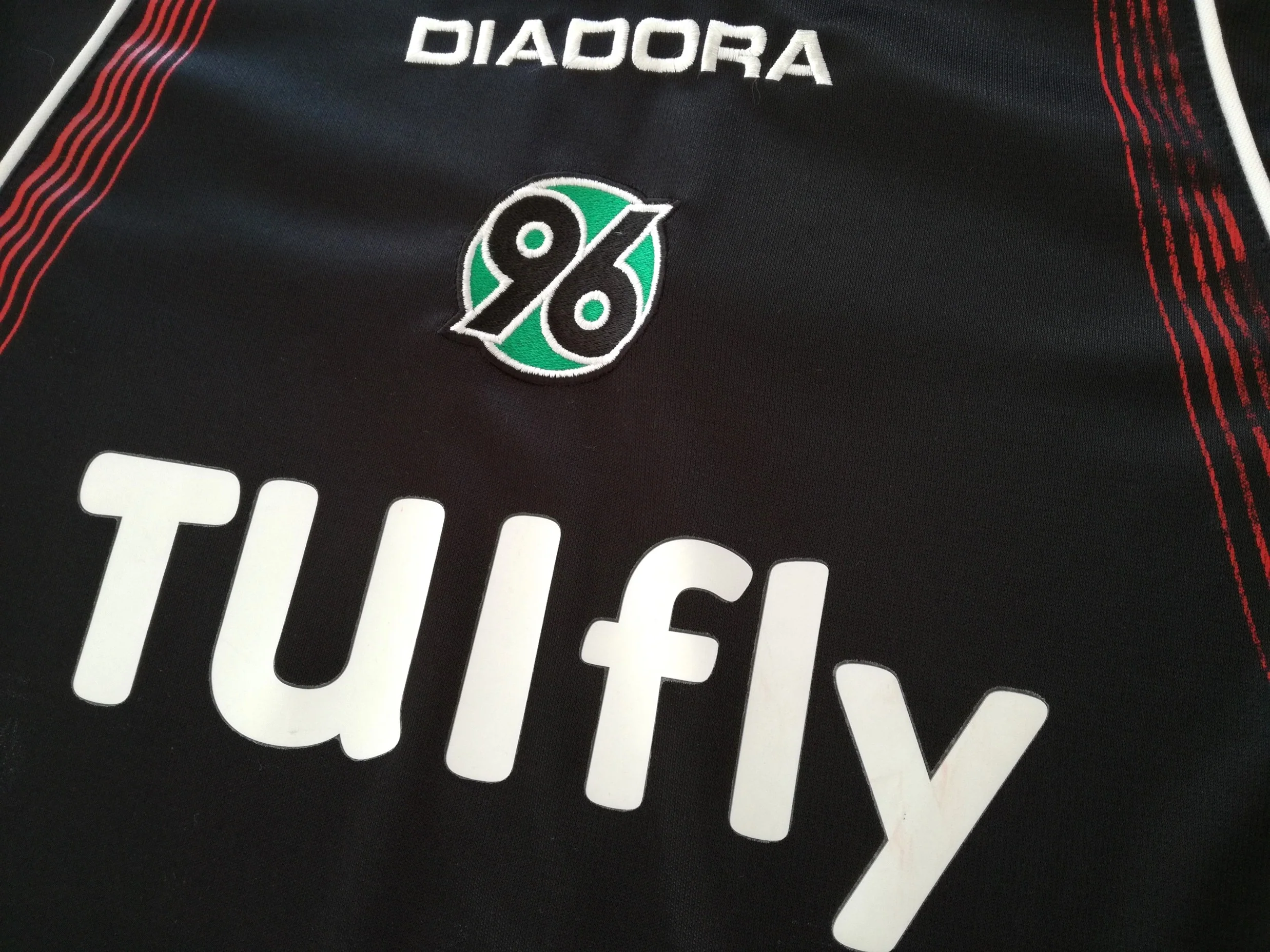 2007/08 Hannover 96 Goalkeeper Football Shirt (S) - Image 3