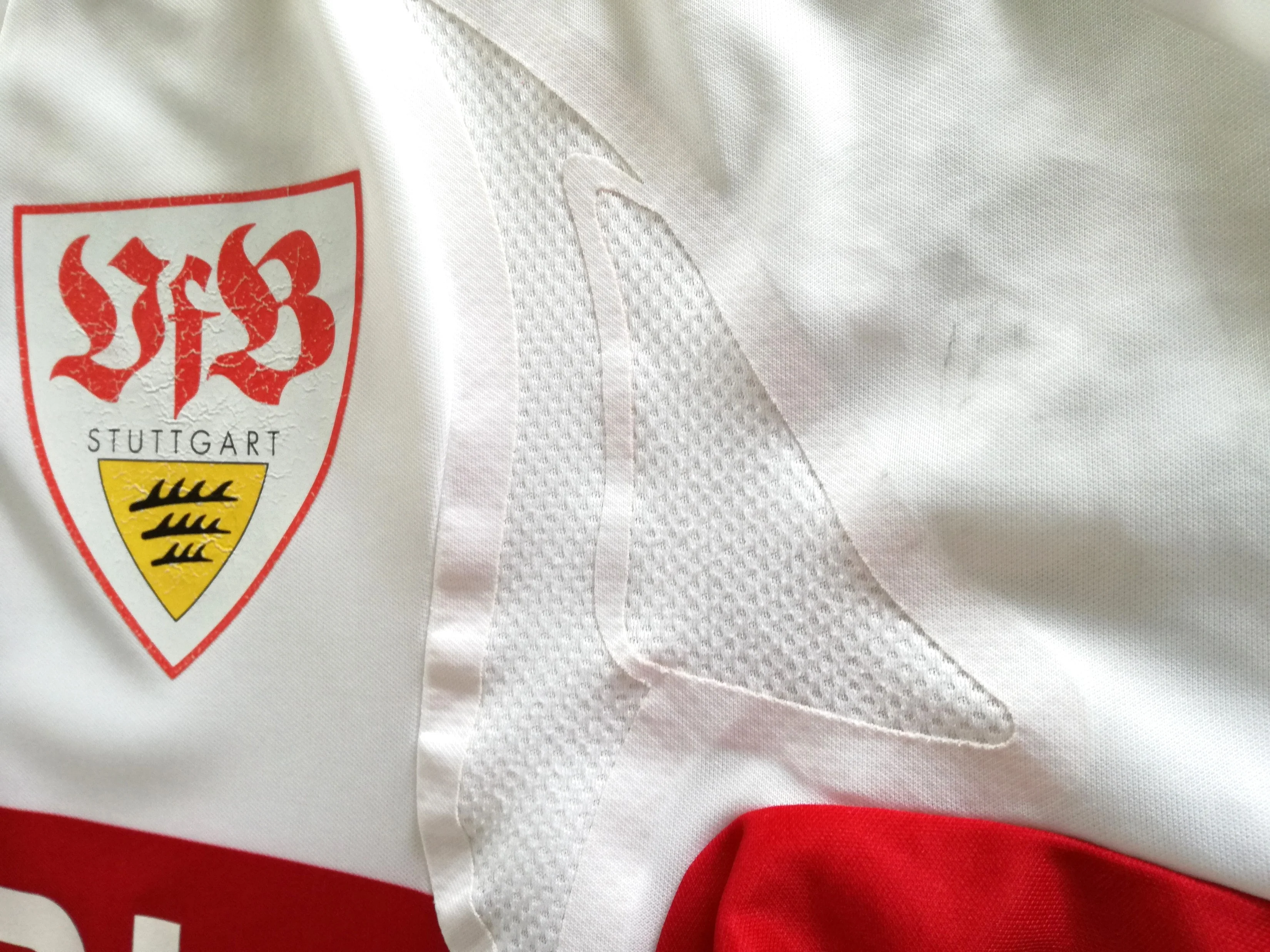 2007/08 VfB Stuttgart Home Player Issue Football Shirt. #12 (S) - Image 5
