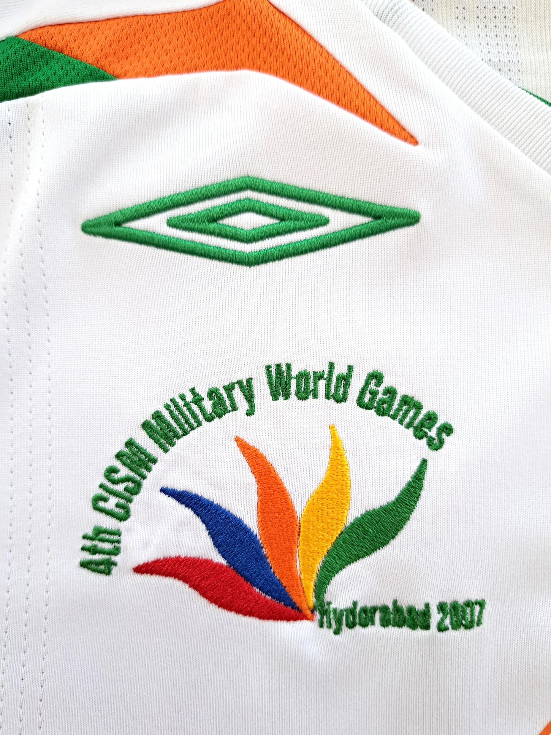 2007 Republic of Ireland Away '4th Military Games' Football Shirt #11 (L) - Image 3