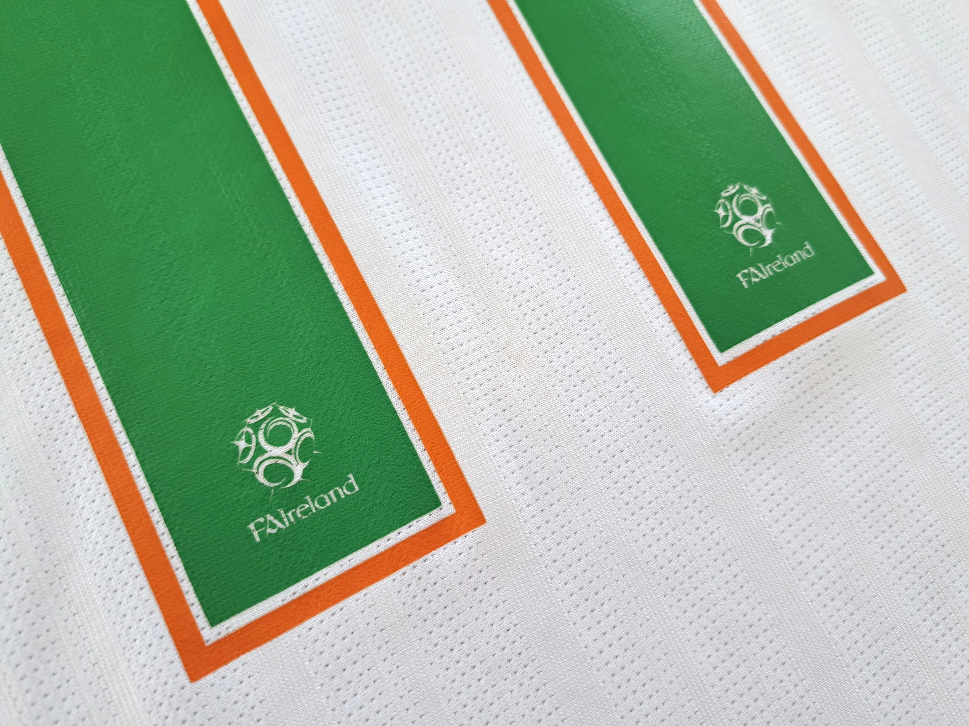 2007 Republic of Ireland Away '4th Military Games' Football Shirt #11 (L) - Image 7