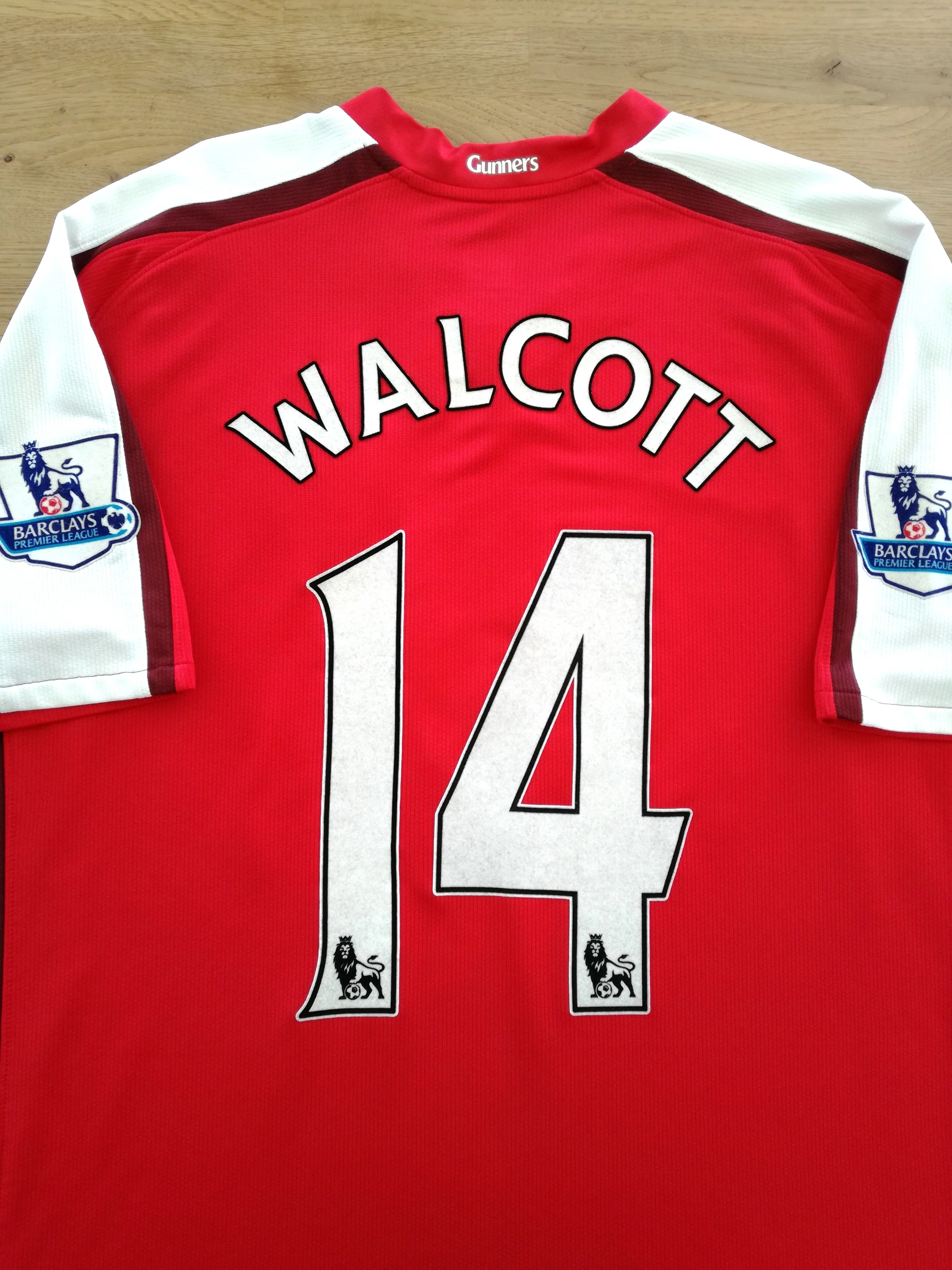 2008/09 Arsenal Home Premier League Football Shirt Walcott #14 (L)
