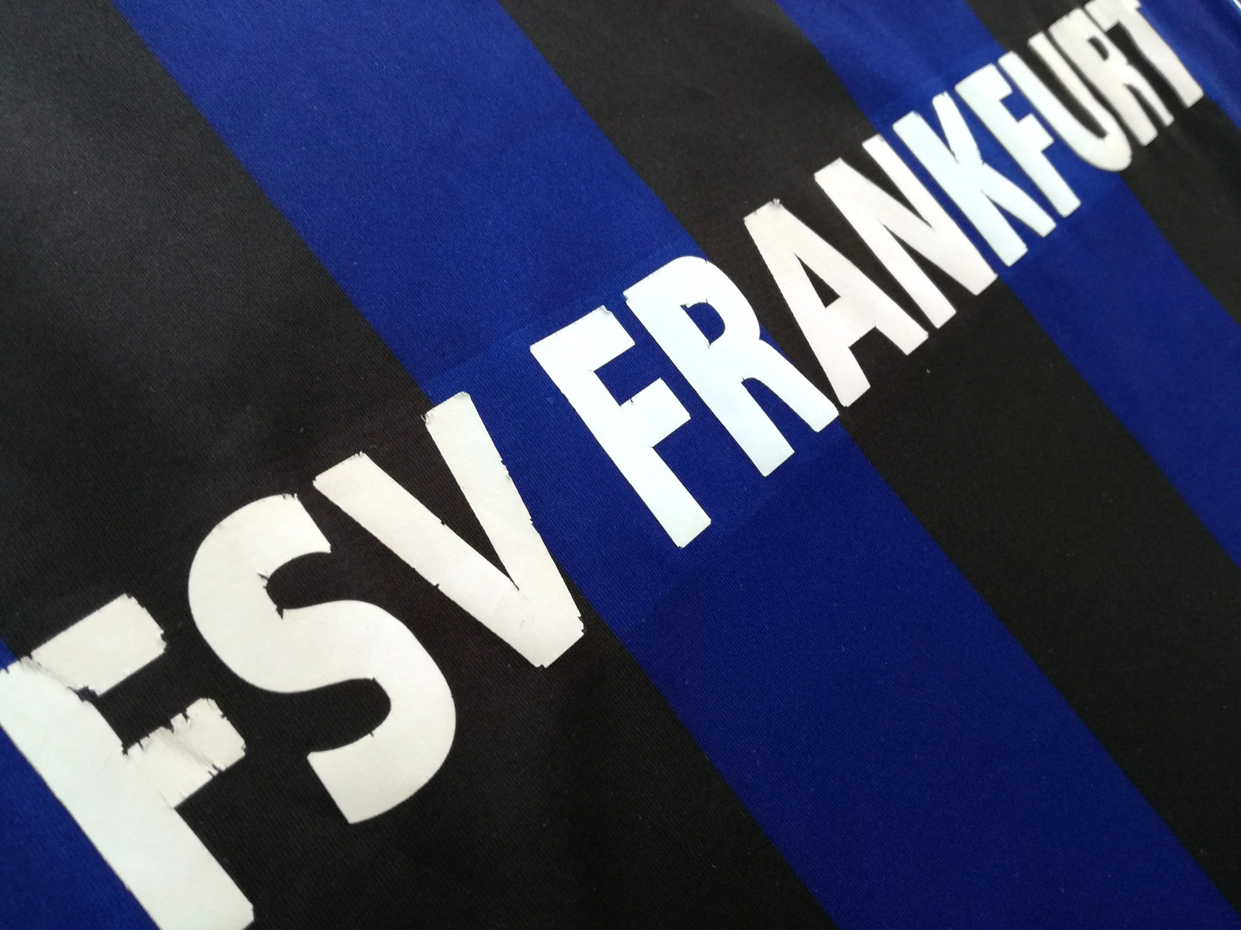 2008/09 FSV Frankfurt Home Football Shirt (M) - Image 4