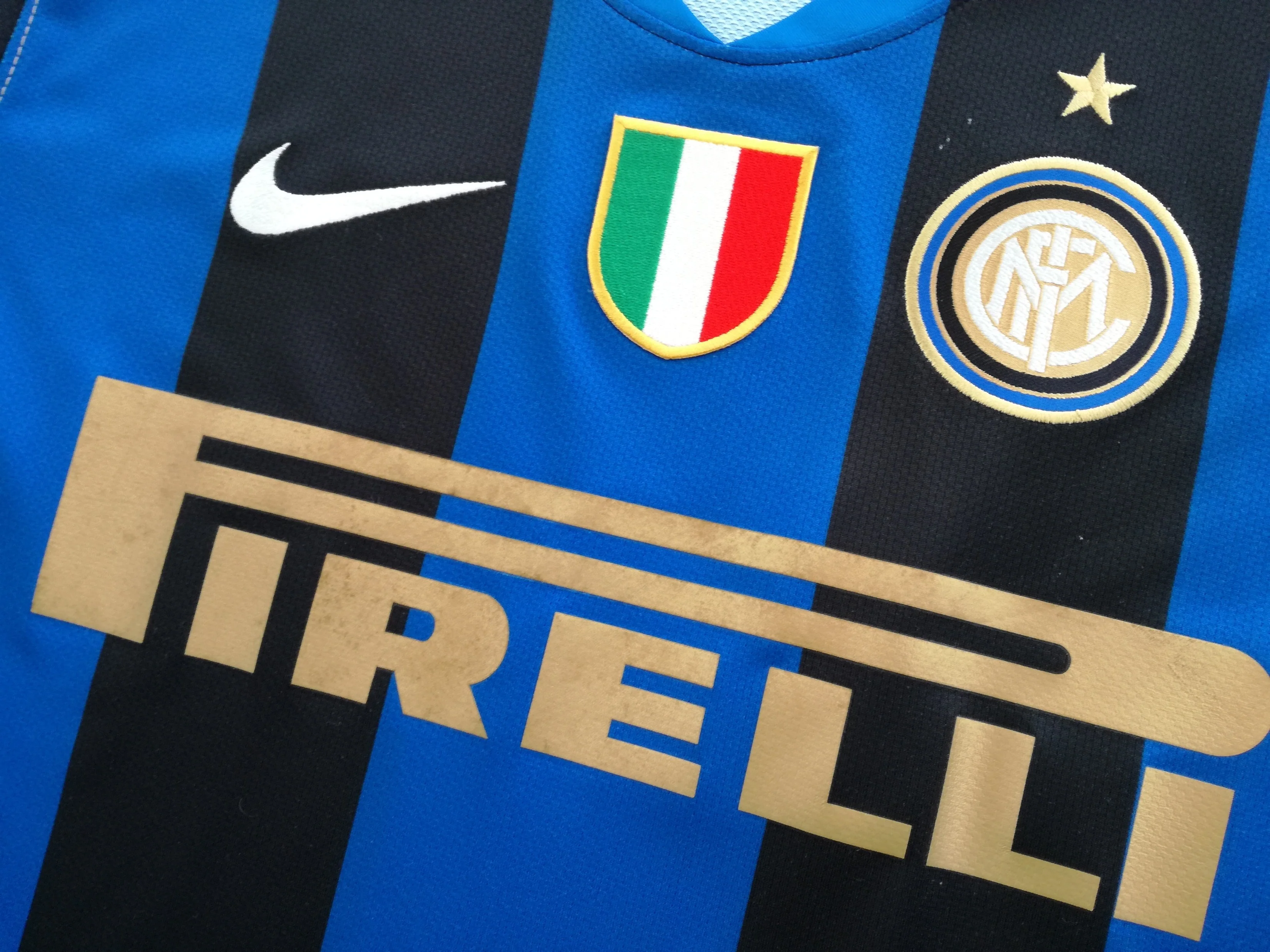 2008/09 Internazionale Home Football Shirt Adriano #10 (L) - Image 5
