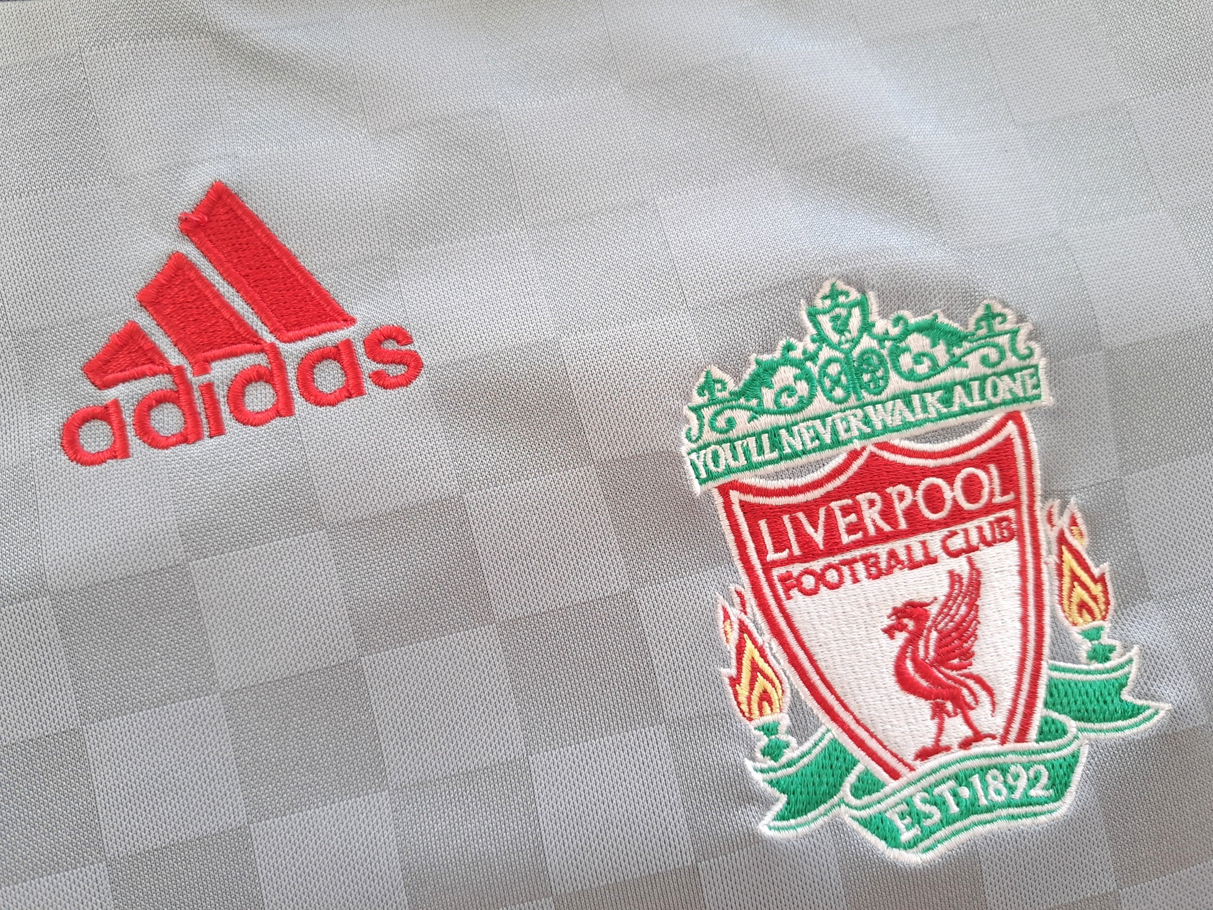 2008/09 Liverpool Away Football Shirt (L) - Image 3