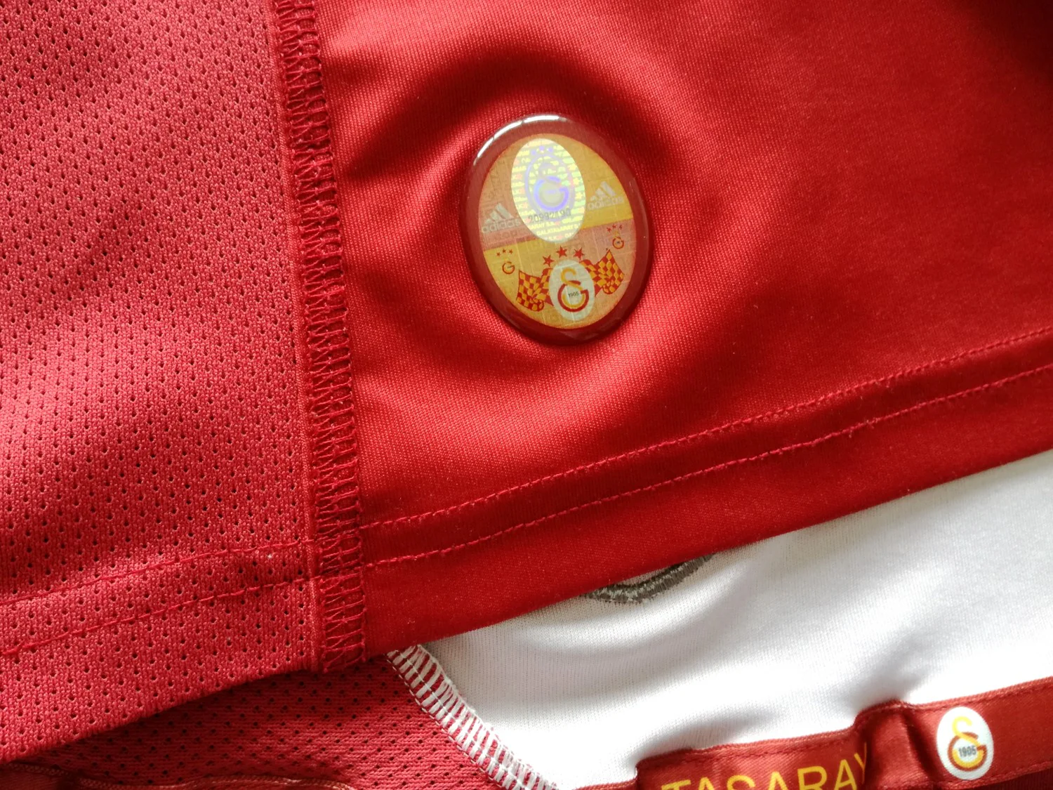 2009/10 Galatasaray Home Football Shirt (M) - Image 6