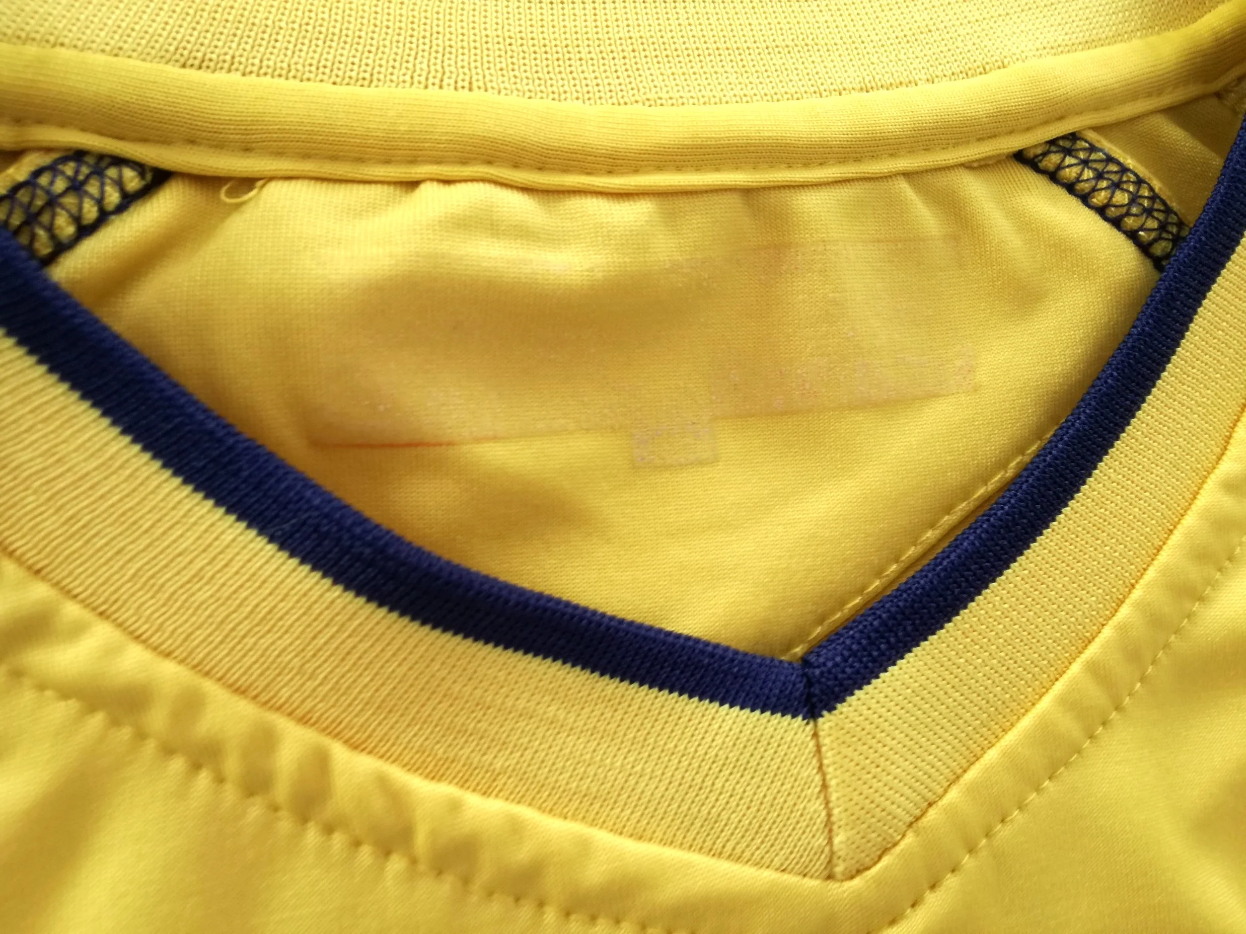 2009/10 Modena Home Football Shirt. (L) - Image 2