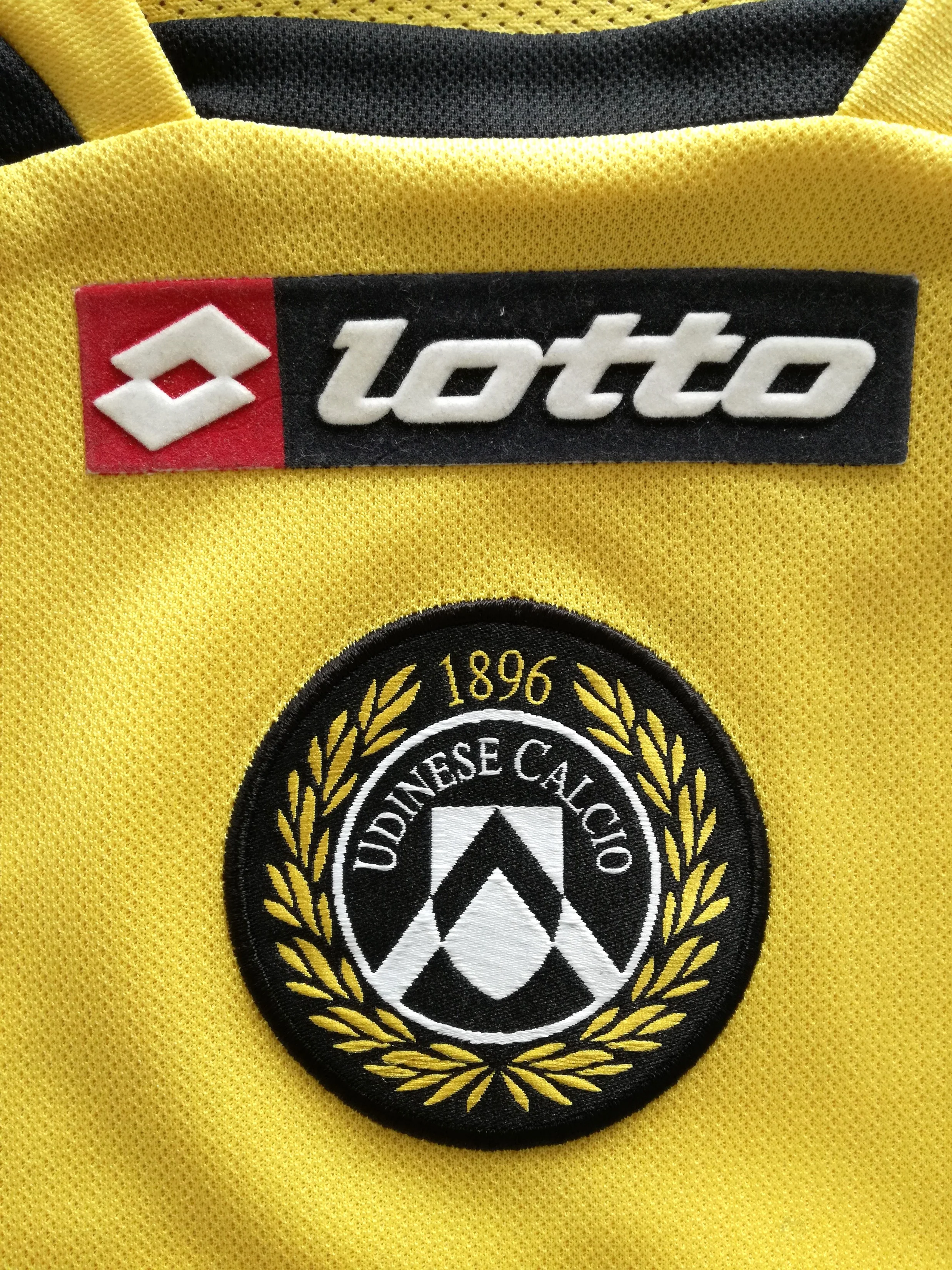 2009/10 Udinese 3rd Football Shirt #9 (XL) - Image 3